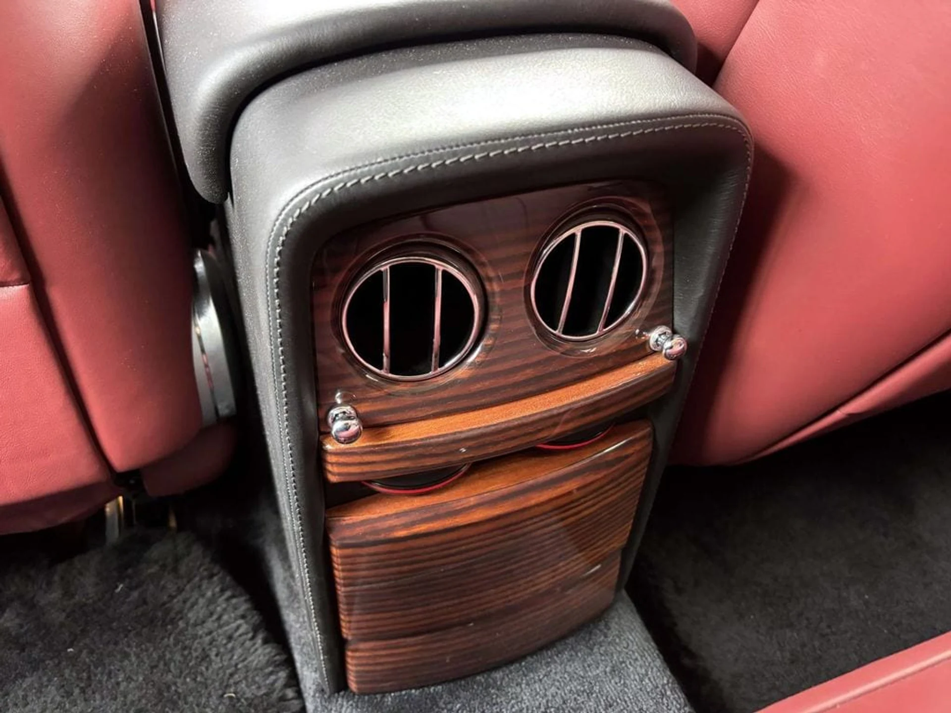 mph032_757781128_eb1cbe625047d49466d768a0d4e8fc4ax_dd742140bf