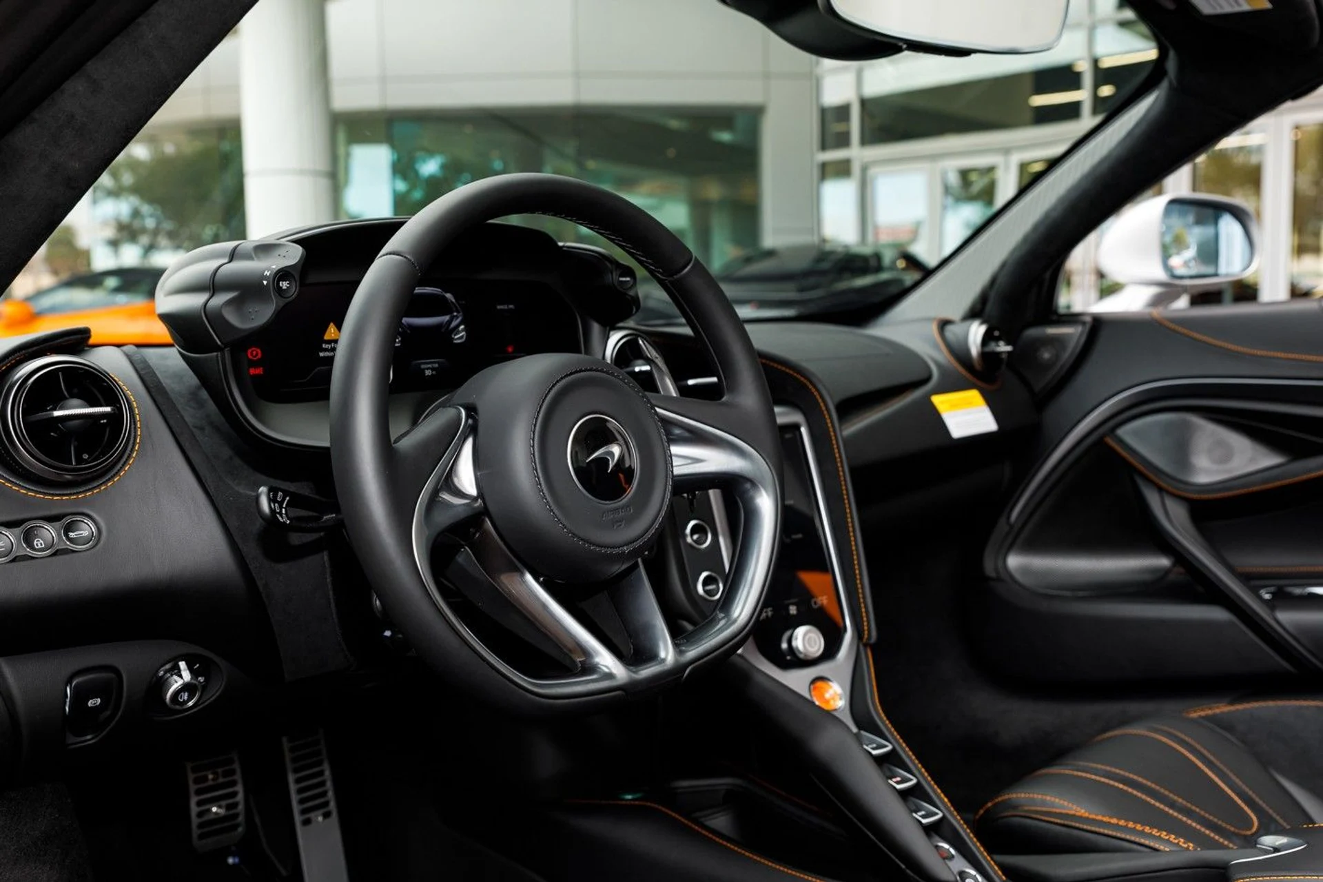 mph032_771174210_633_p33_l_0e7dceebac