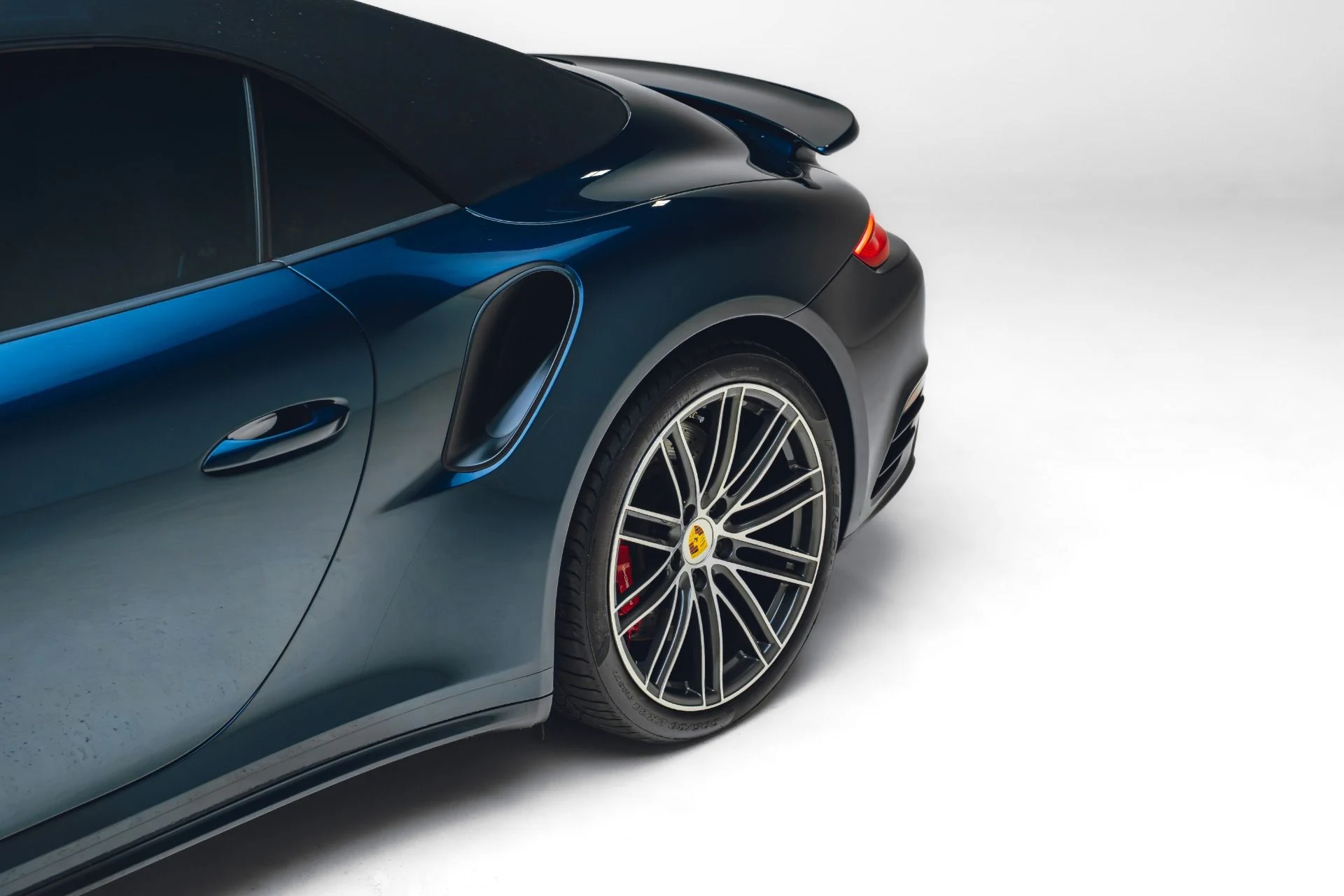 mph032_775652811_Used_2019_Porsche_911_Turbo_1781652590_7473983e87