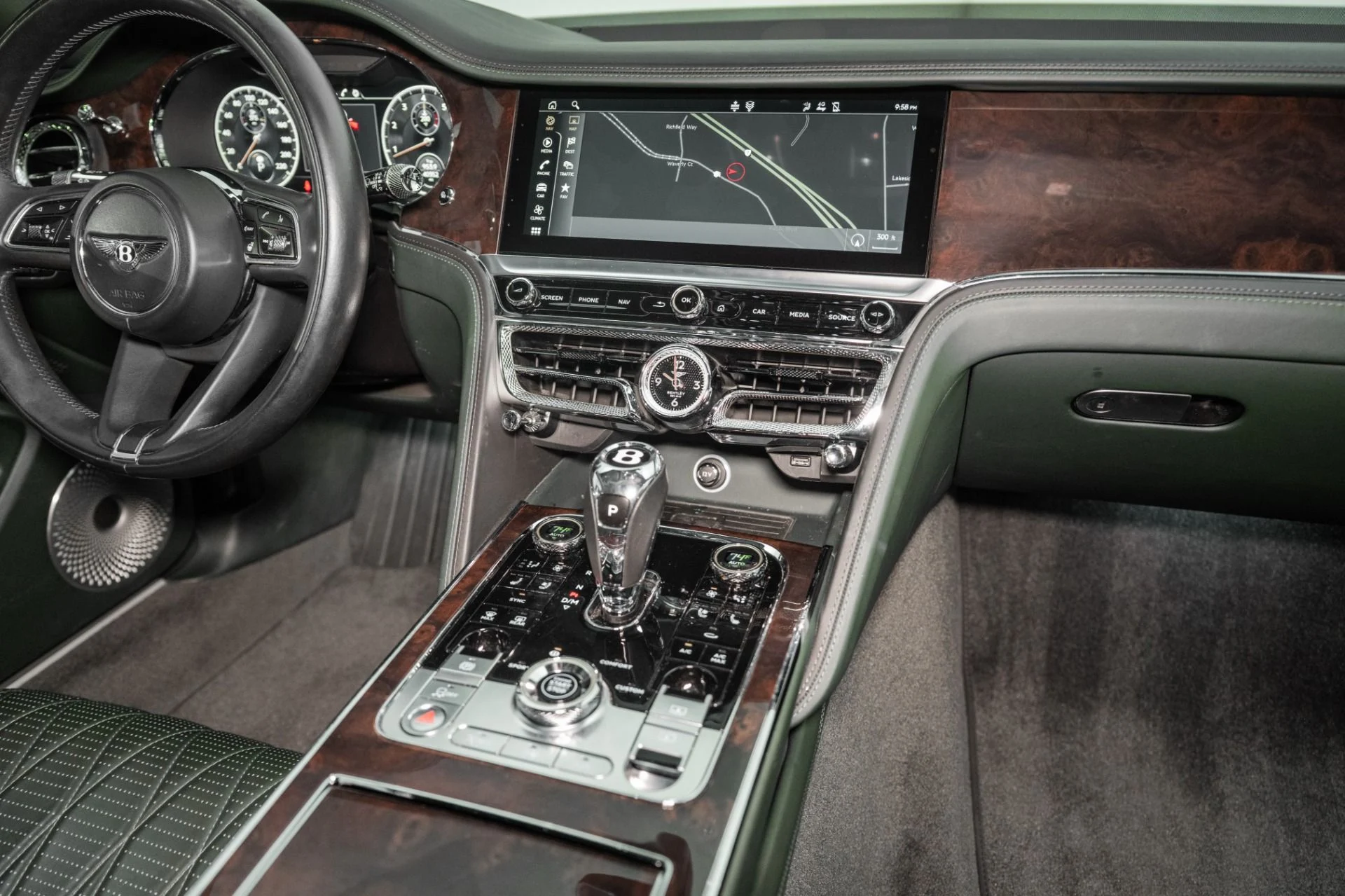 mph032_783908609_Used_2022_Bentley_Flying_Spur_V8_1761057059_f40e0bfa77