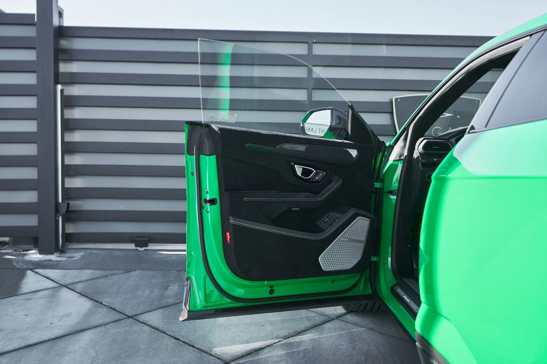 mph032_788457707_Used_2024_Lamborghini_Urus_Performante_1764124789_a938db610d