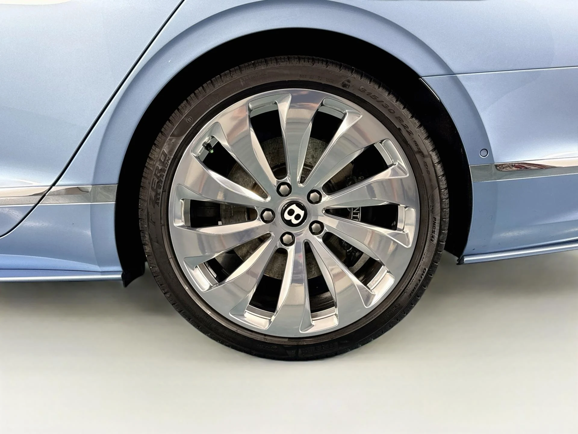 mph032_789251778_Used_2022_Bentley_Flying_Spur_V8_1787092901_366dbd0eab