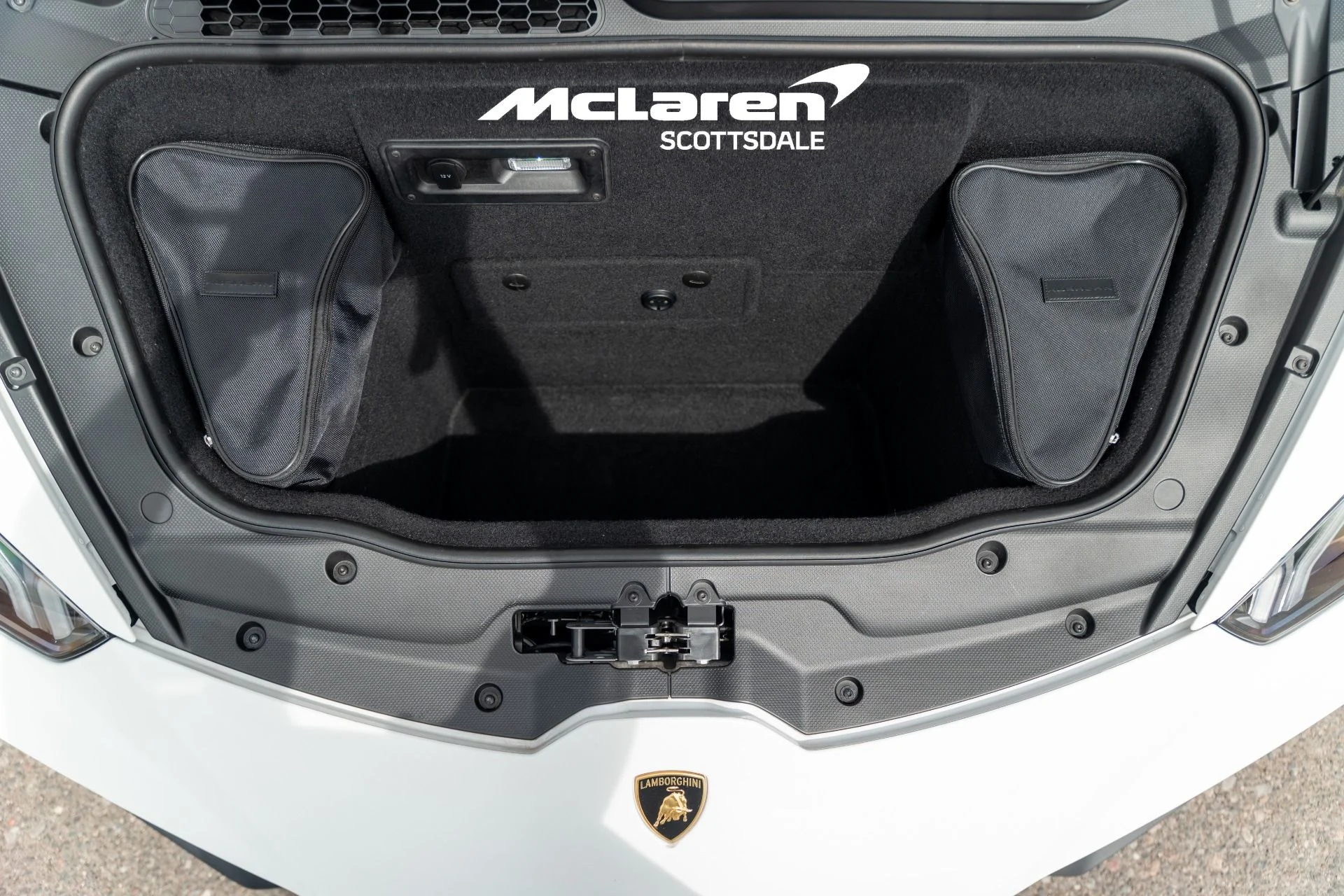 mph032_791262921_Used_2023_LAMBORGHINI_HURACAN_EVO_EVO_AWD_1758292828_492f1106c9