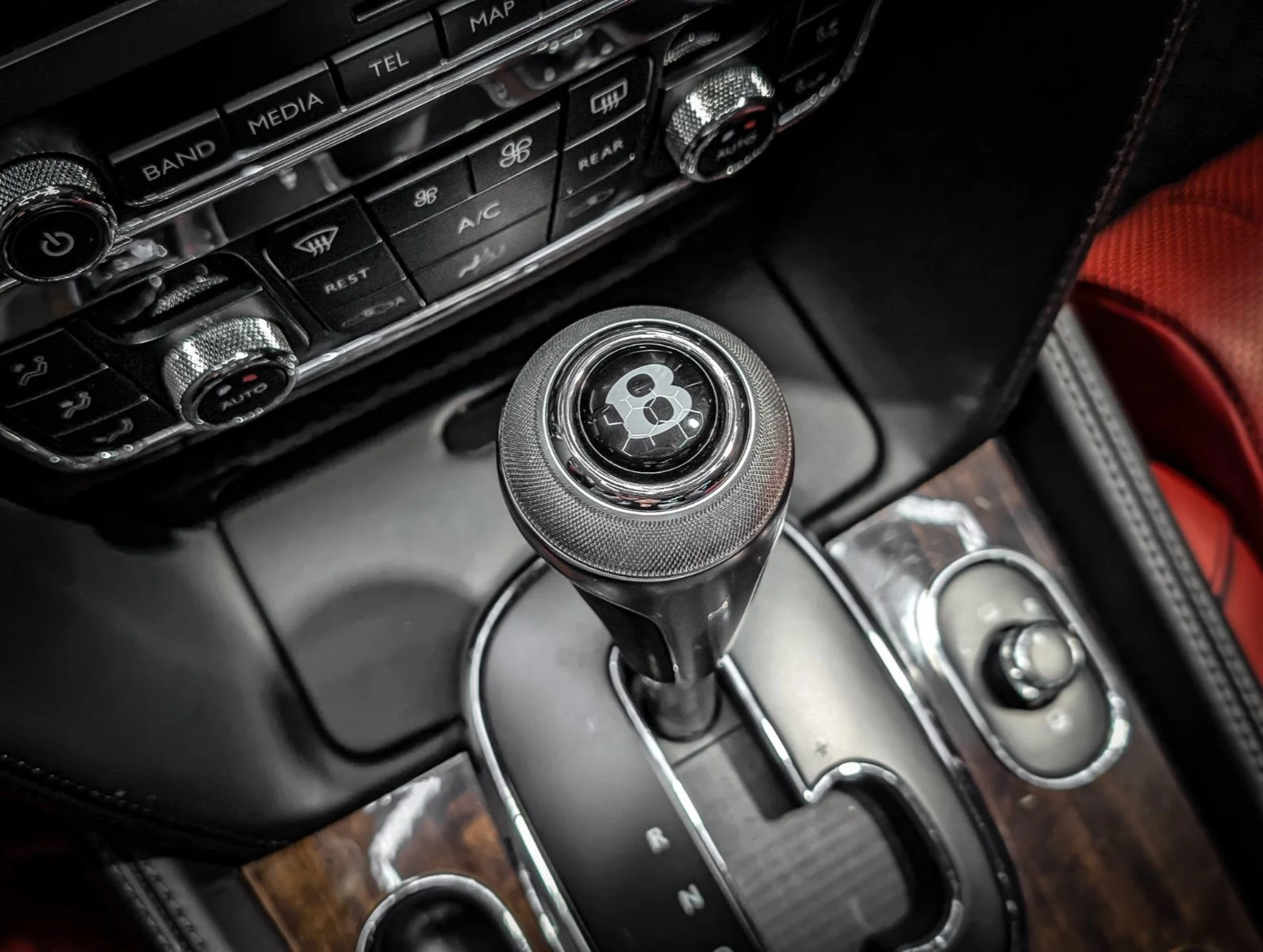 mph032_79536066_36587952_05590_2017_bentley_flying_spur_034_a6ab9666cd