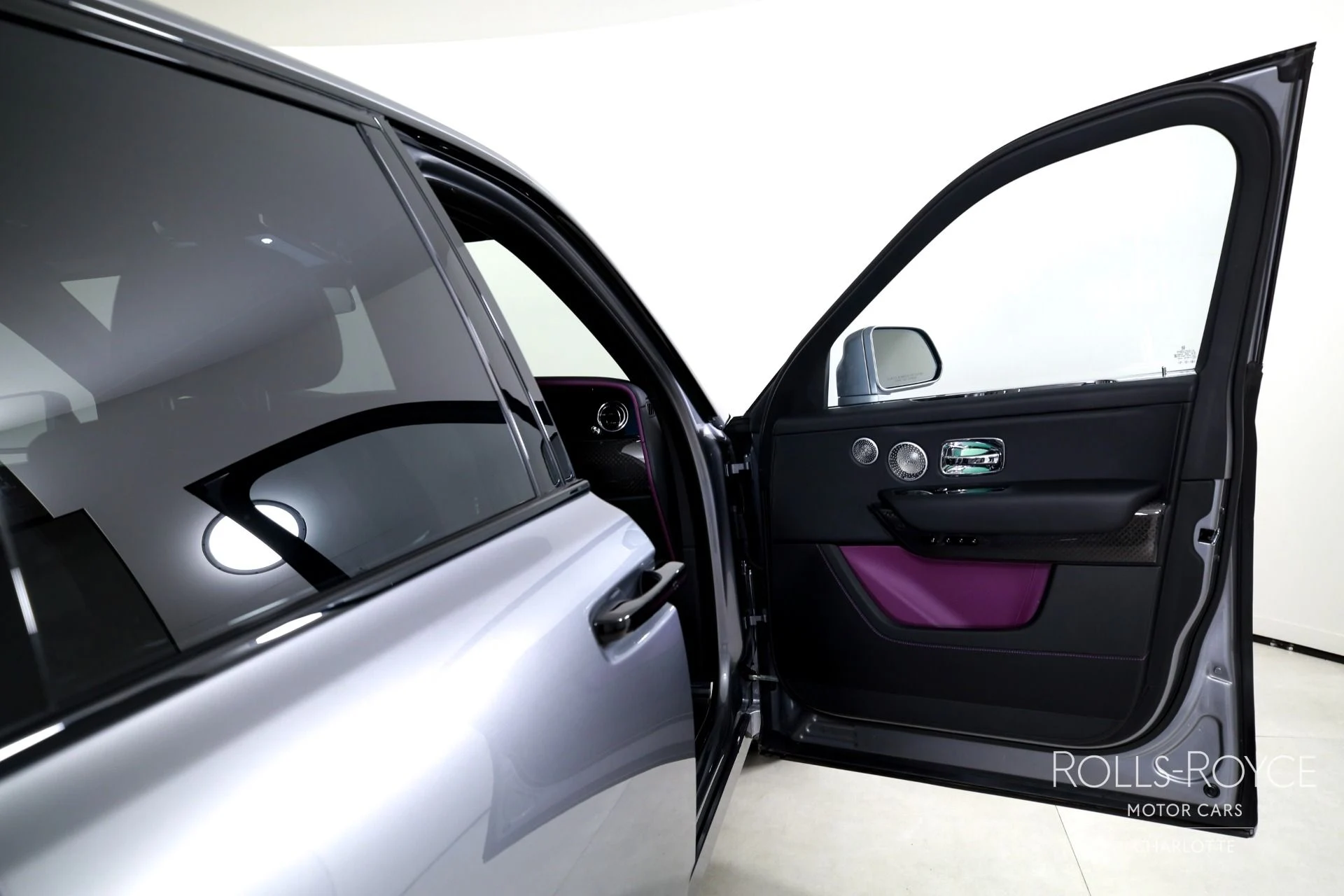 mph032_796102056_Used_2026_Rolls_Royce_Black_Badge_Cullinan_1771362951_b454296b7e