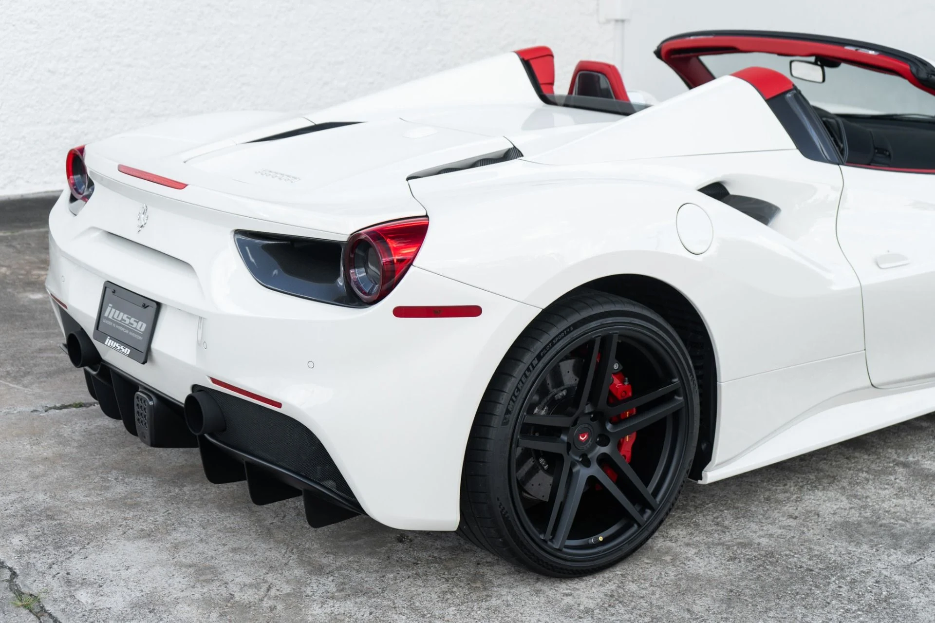 mph032_796831600_Used_2018_Ferrari_488_Spider_1781219739_739eb1574f