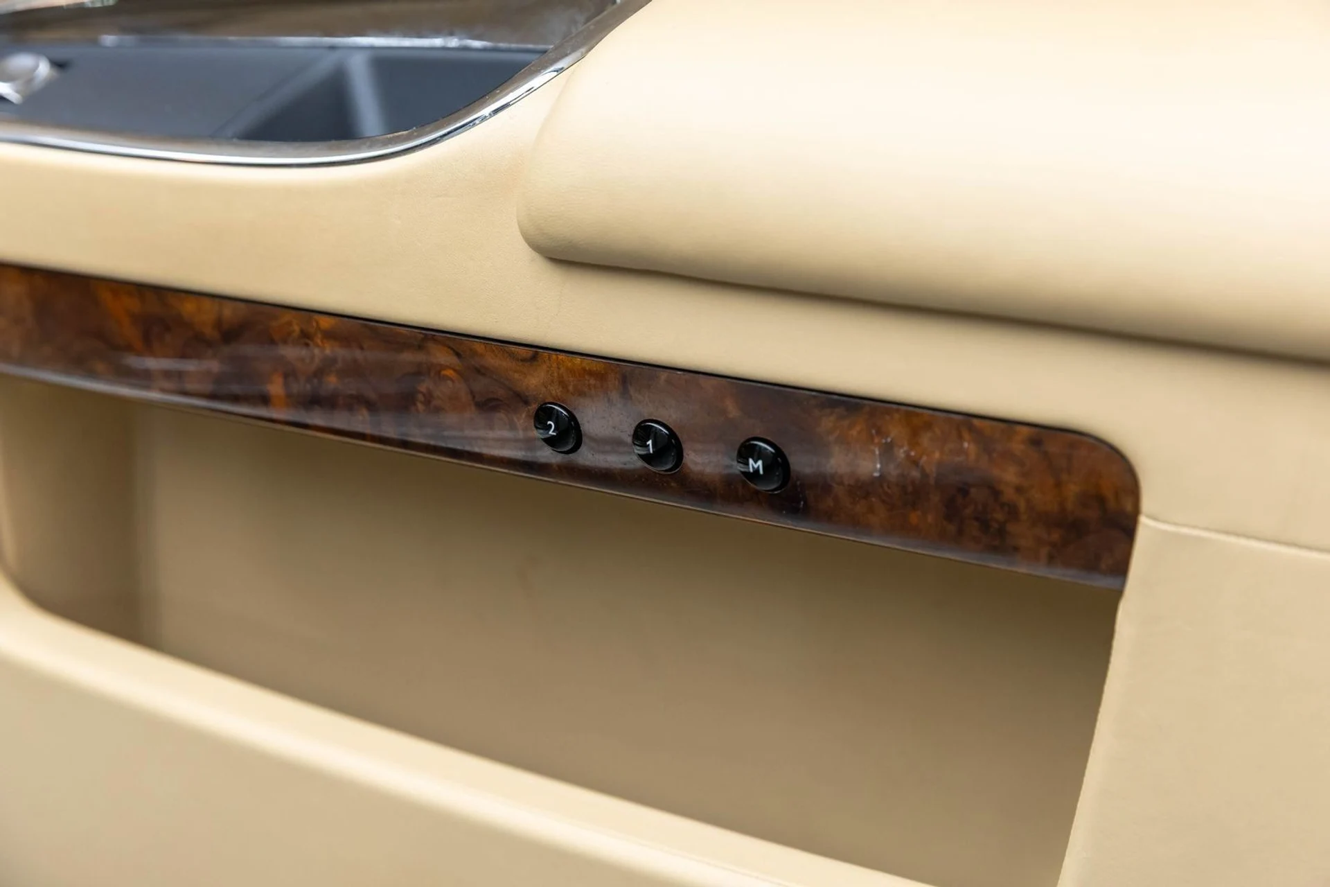 mph032_802891397_33_e54fc9647c