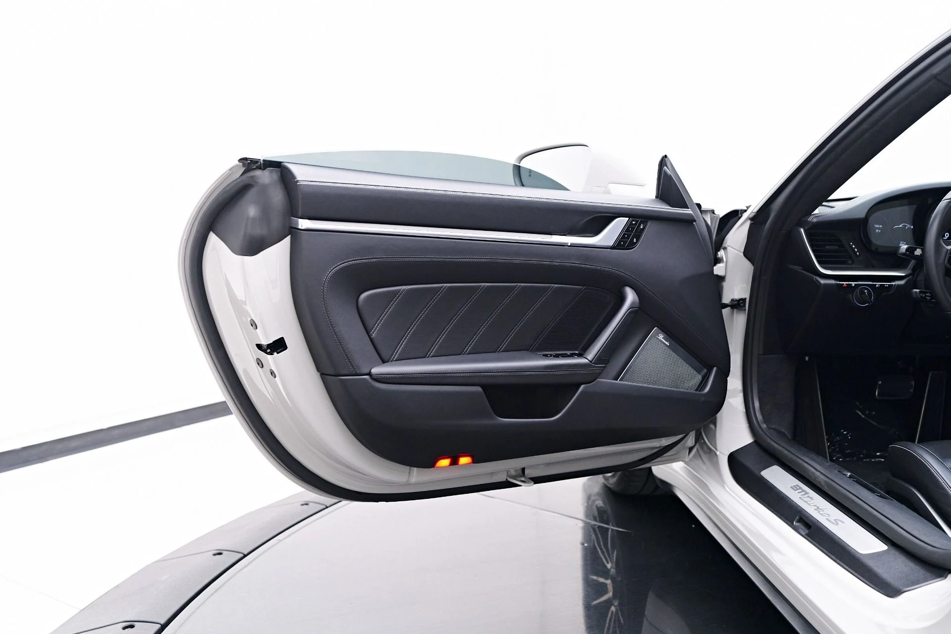 mph032_804240430_Used_2021_Porsche_911_Turbo_S_1750795718_31f44e5eee