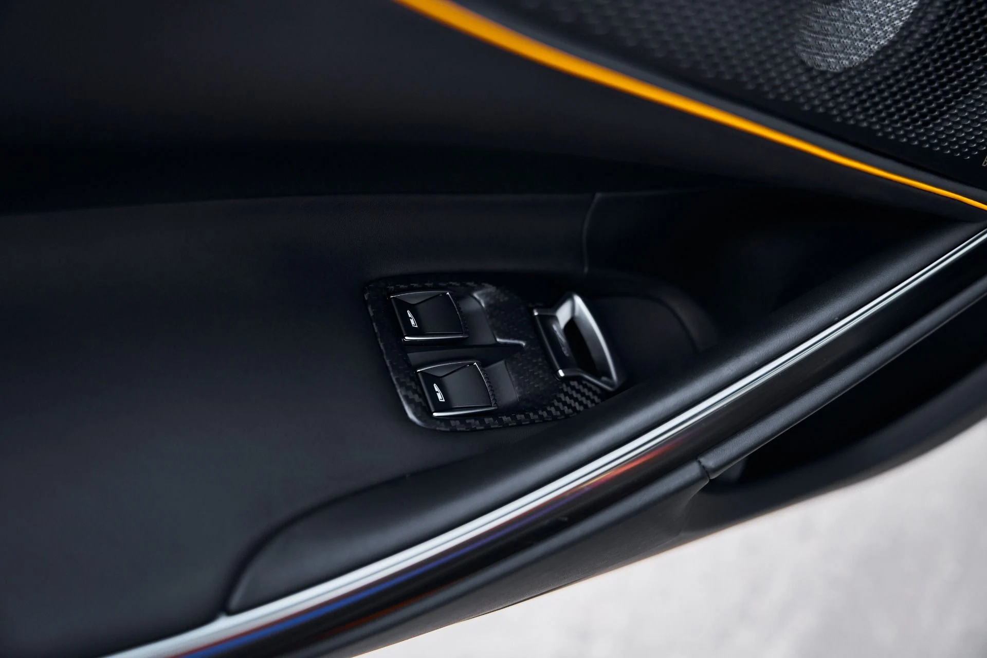 mph032_804445085_Used_2025_Mc_Laren_Artura_1769221500_9c0d32a444