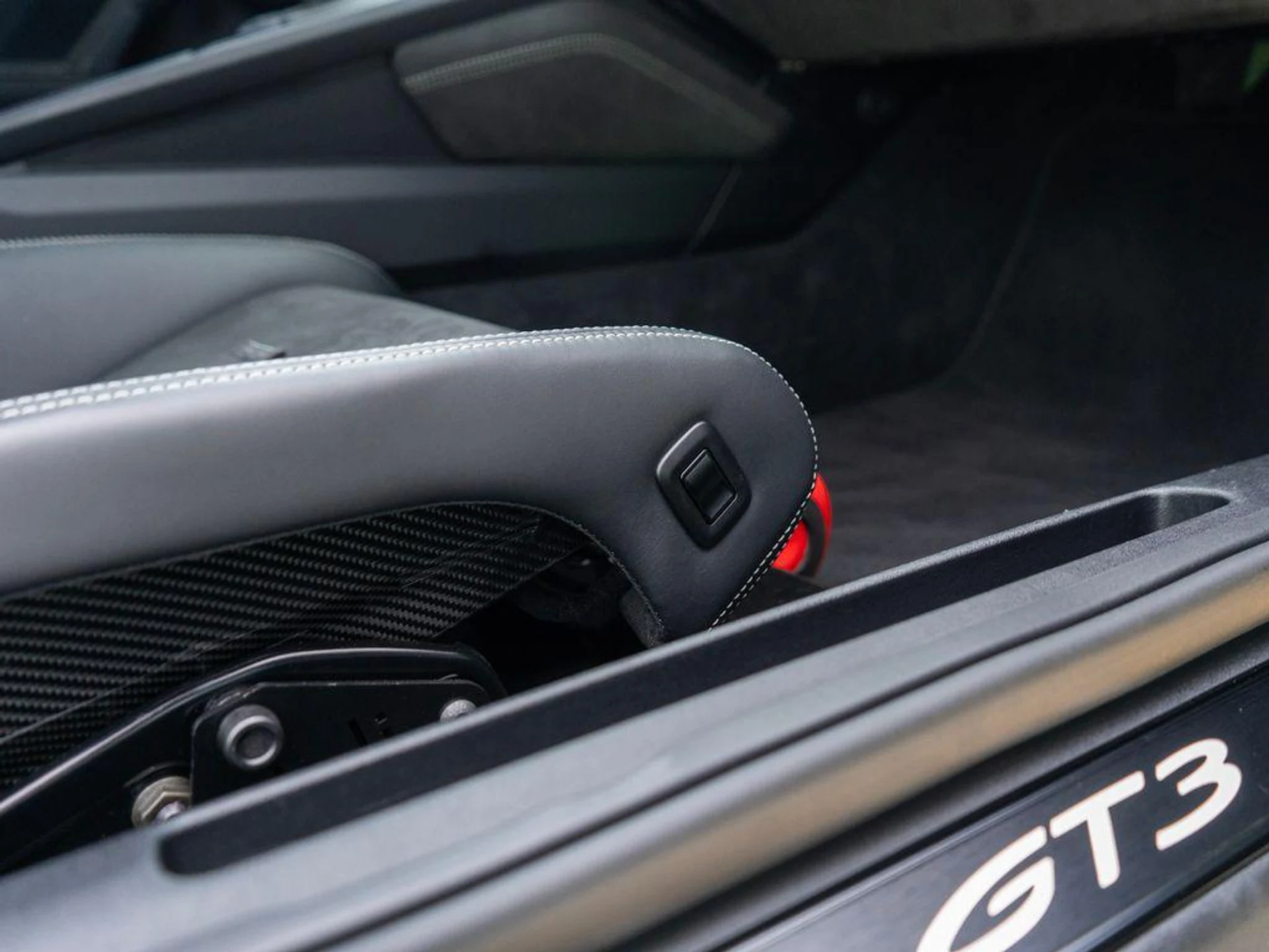 mph032_807998552_Xu_Y_Ki5thp_W4sj9a4wok_B613044_A_dd8698ad4e