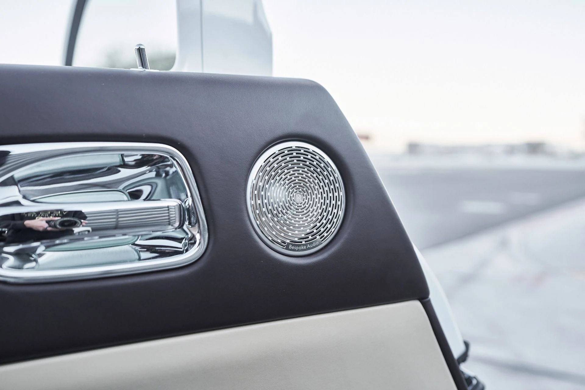 mph032_817522867_Used_2017_Rolls_Royce_Dawn_Base_1764730538_118e0db520