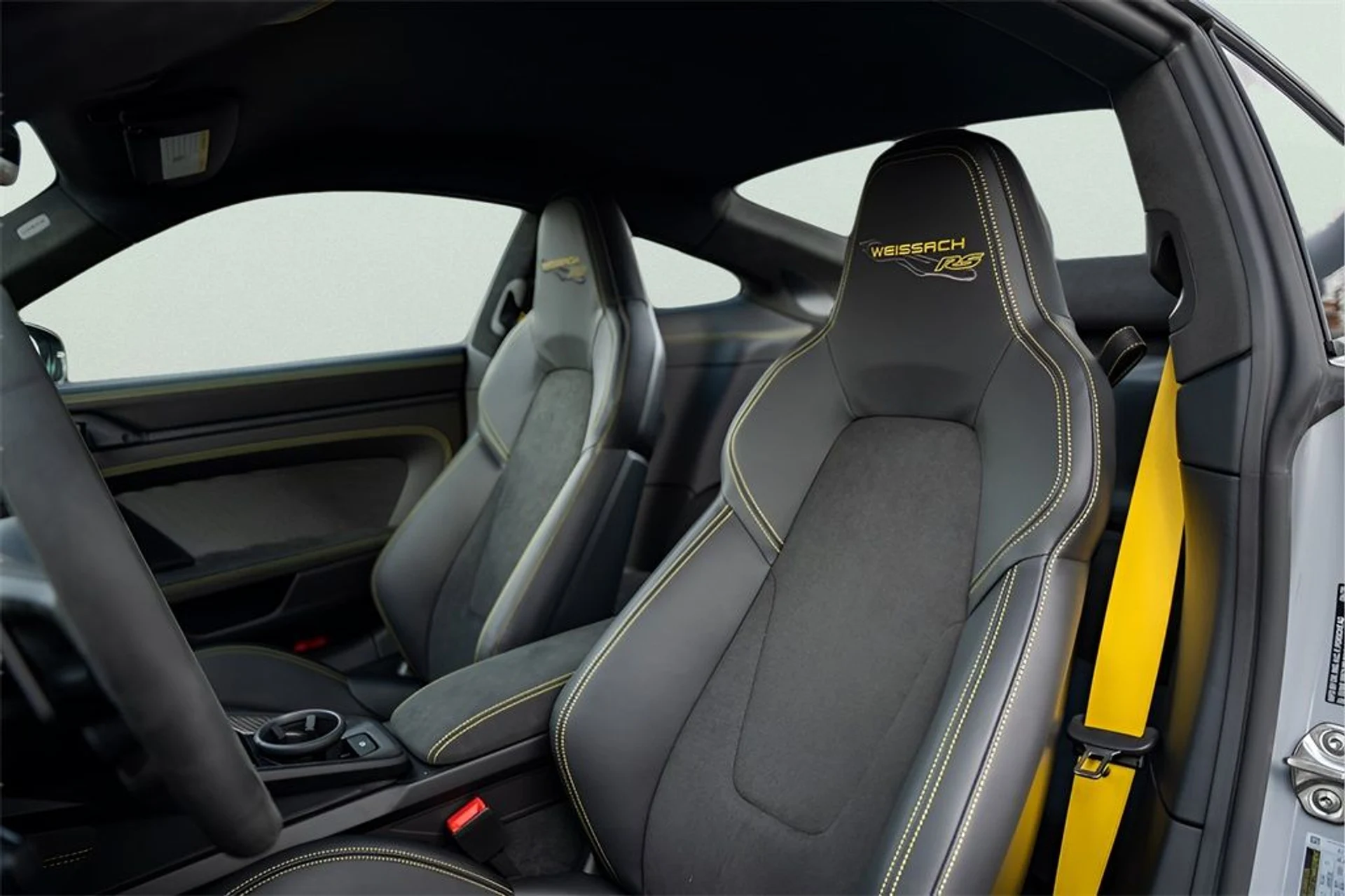 mph032_819885516_image_34_6e1776cd65