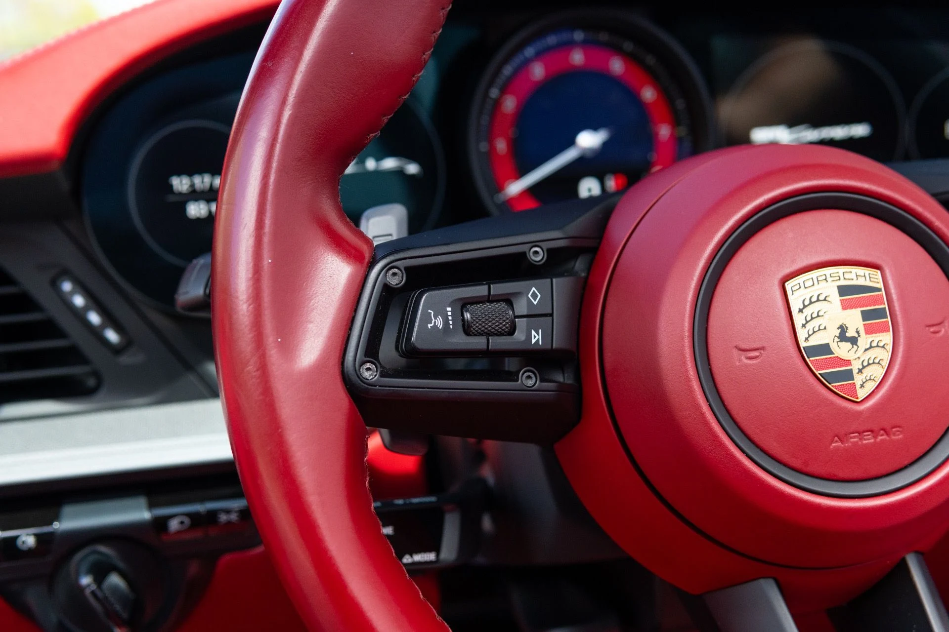 mph032_83835734_Used_2021_Porsche_911_Carrera_1775497213_b572f516c3