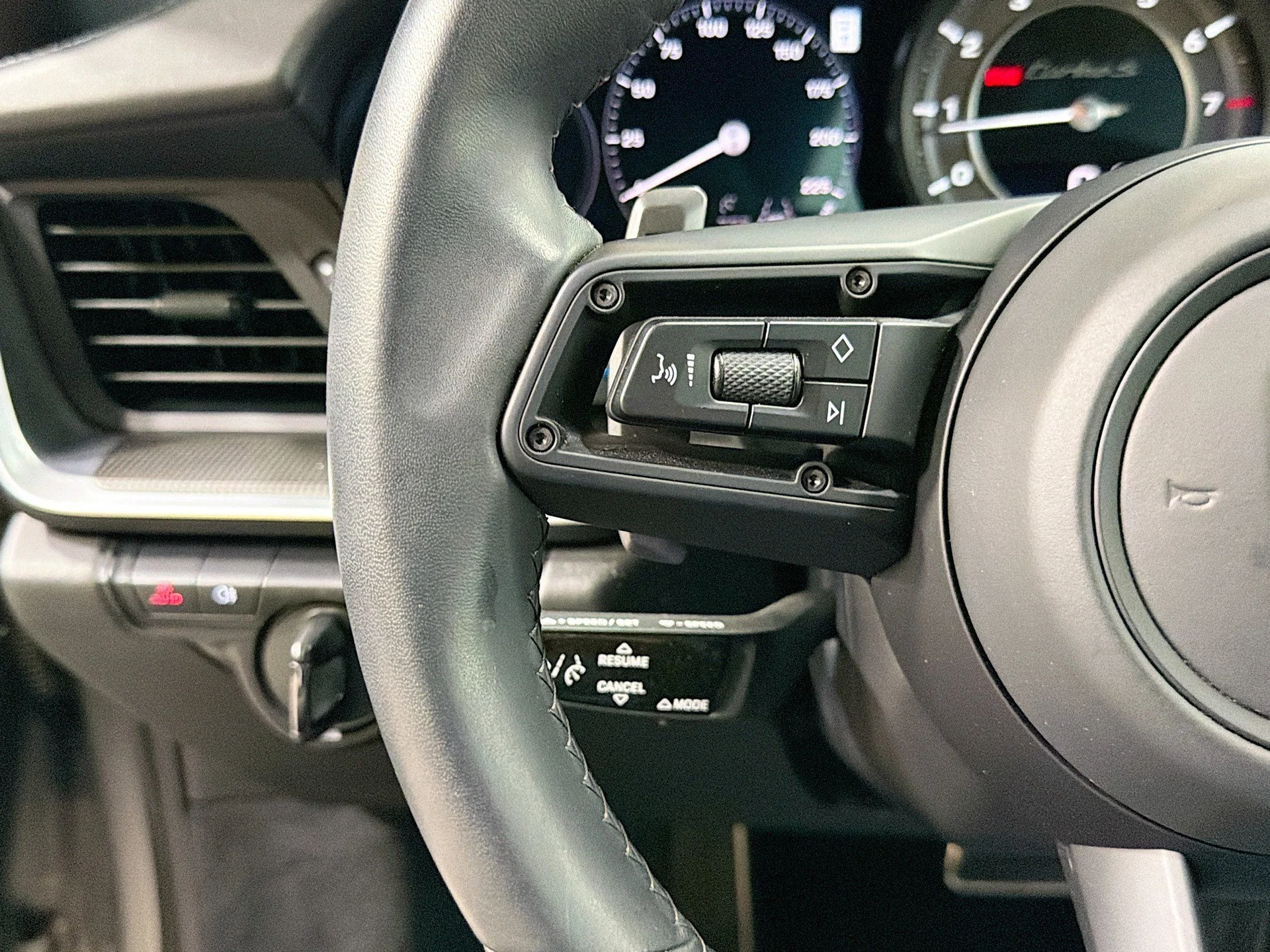 mph032_84769558_c430fd464d9aba7e692f4b98d55dc62c_bf10d7efe5