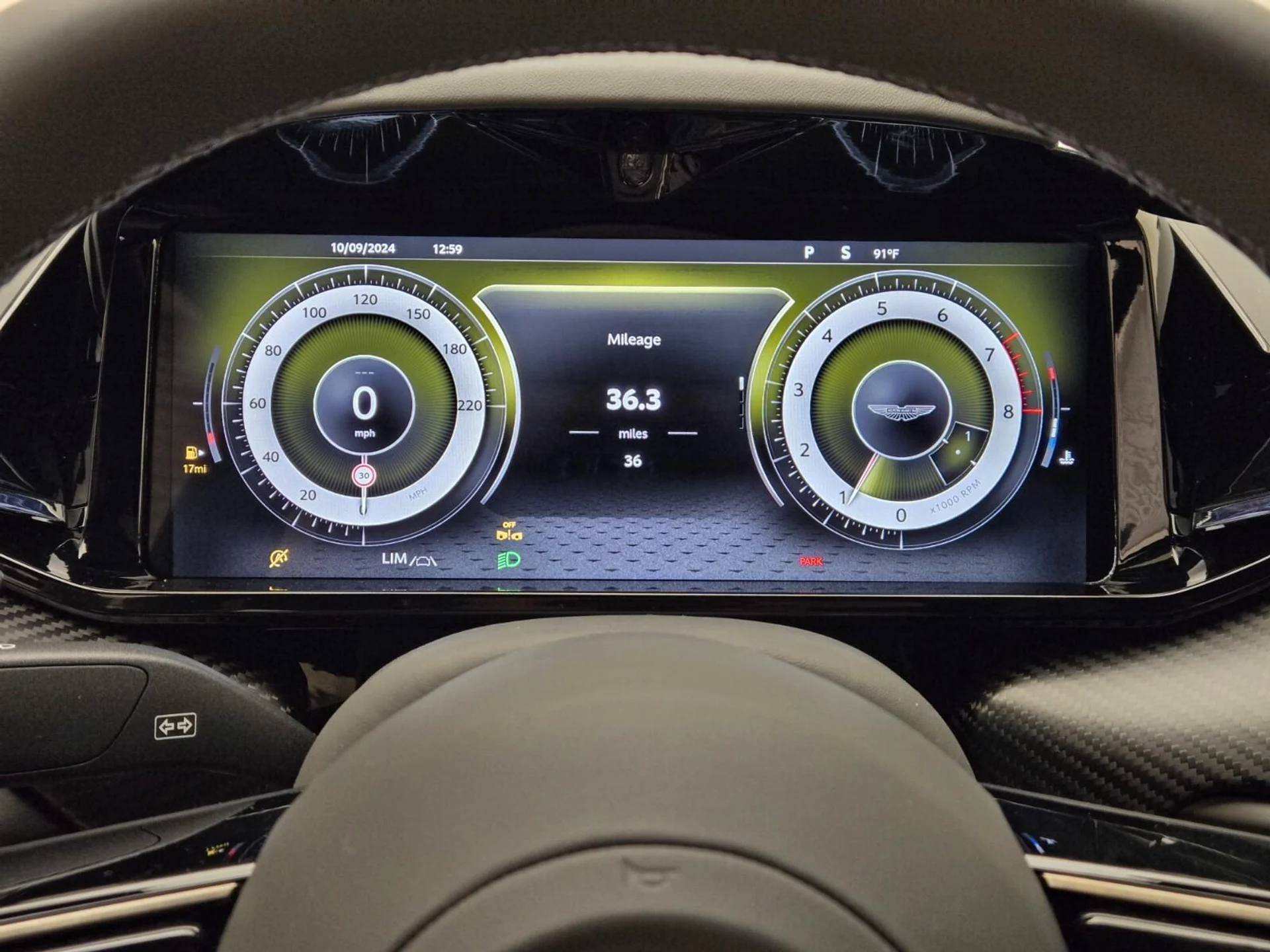mph032_847794103_New_2025_Aston_Martin_Vantage_1753161555_db25ce10e0