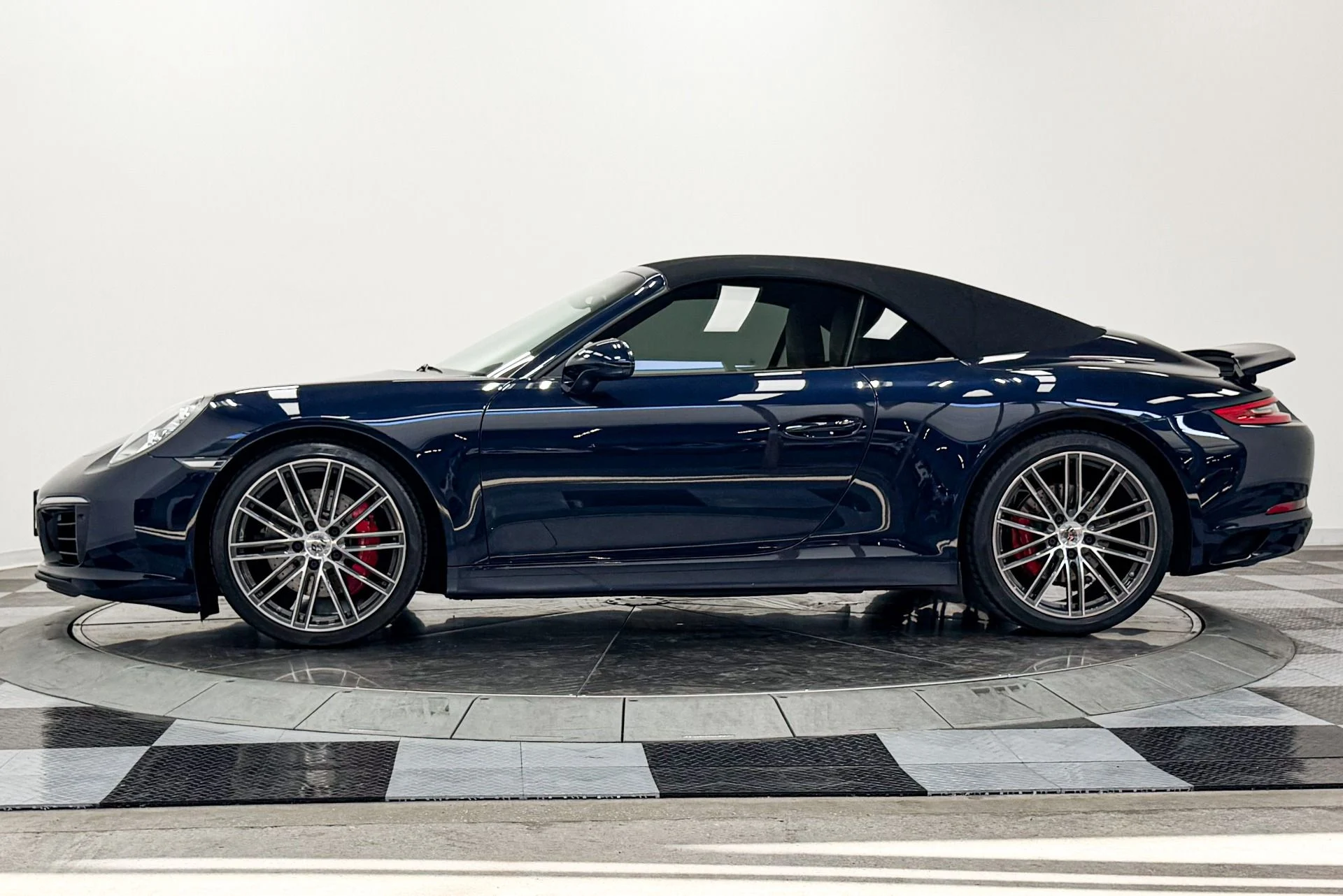 mph032_848687574_Used_2018_Porsche_911_Carrera_S_Cabriolet_Sport_Package_Permium_Package_Plus_1784928158_fa7048ce55