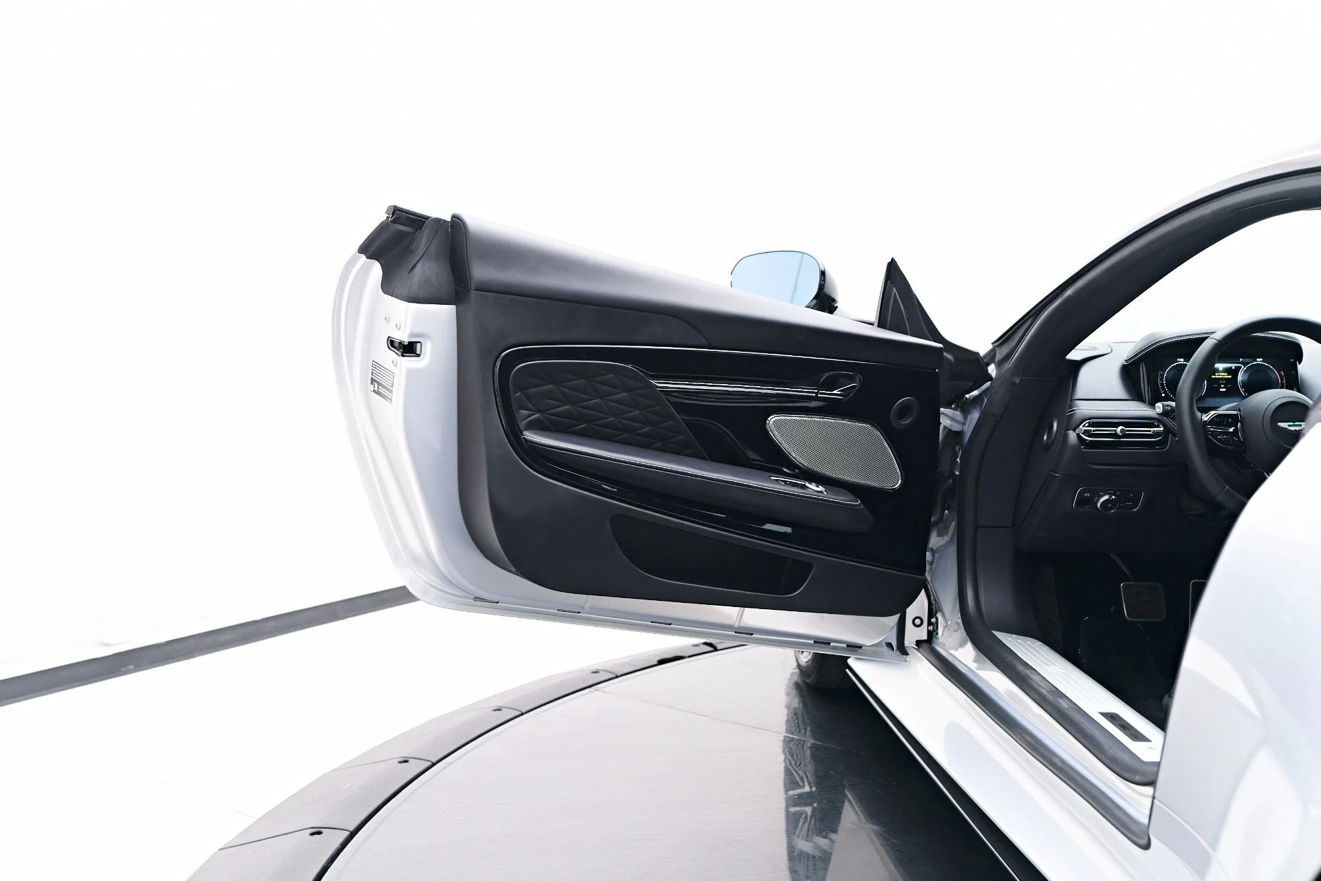 mph032_855398965_Used_2024_Aston_Martin_DB_12_1755890615_50c6bb8f2b