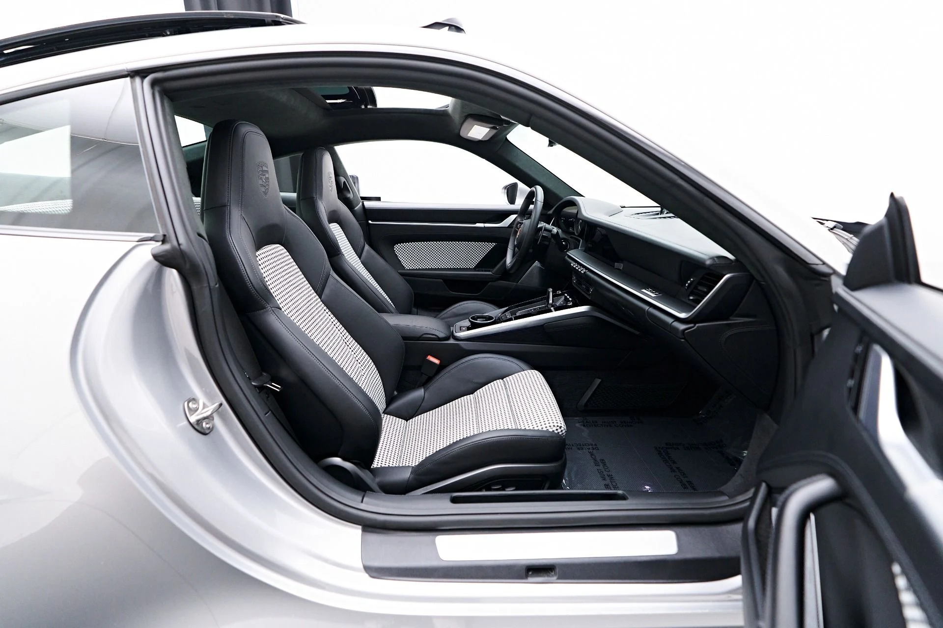 mph032_858743965_Used_2024_Porsche_911_Turbo_S_1754417049_5da2bd52c8