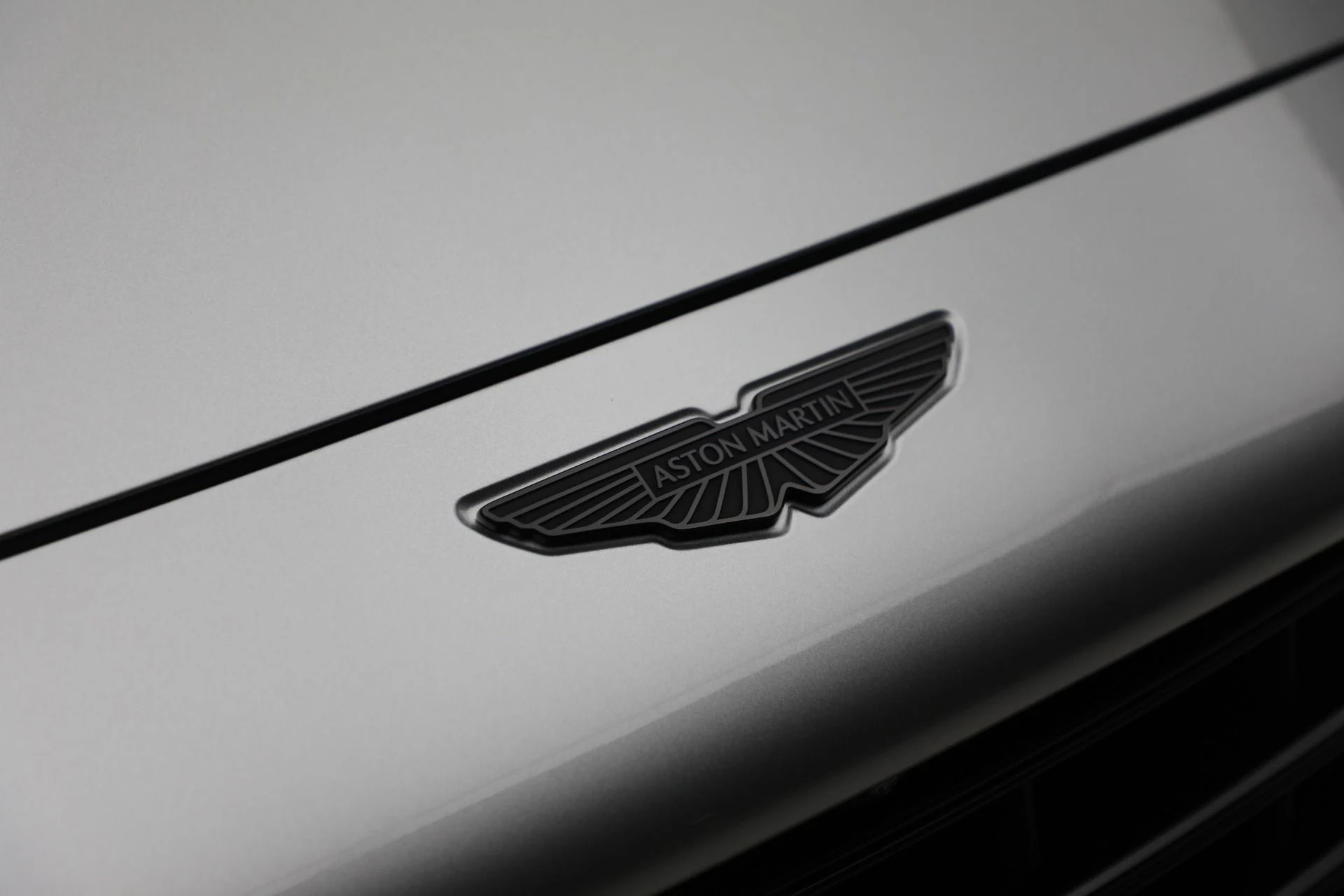 mph032_874857186_New_2025_Aston_Martin_DBX_707_c03e05299b