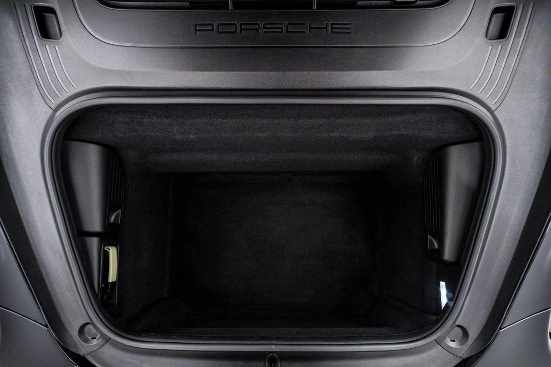 mph032_882746036_yzc_so_G_Apd_Ax4yy_Plsky_BXF_1_EY_4212c5539f