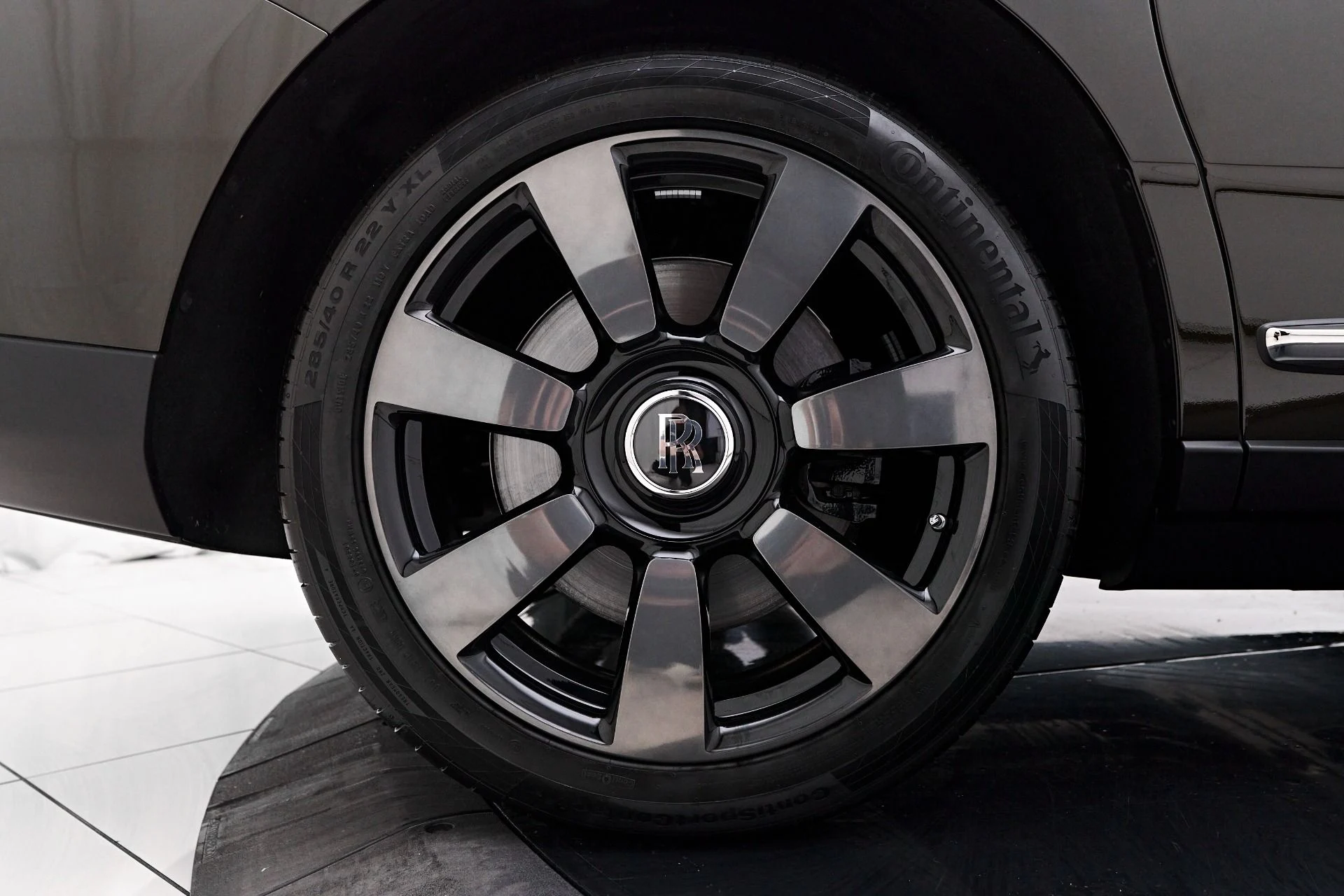 mph032_884951620_Used_2023_Rolls_Royce_Cullinan_Base_1759189421_f1680d14df