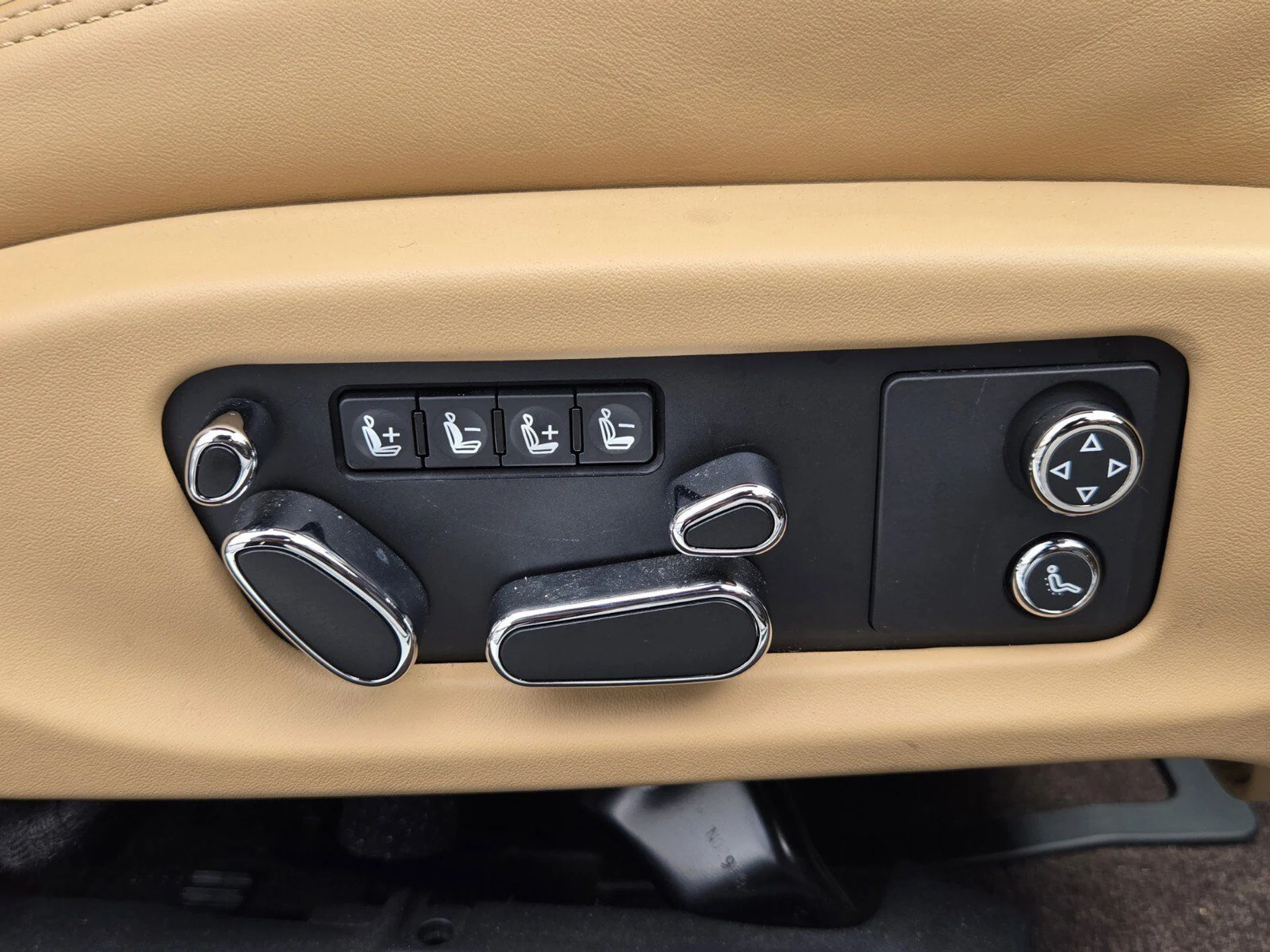 mph032_888175668_4f1137e1d15c59414666b7ed5fec2481x_abd4dc0120