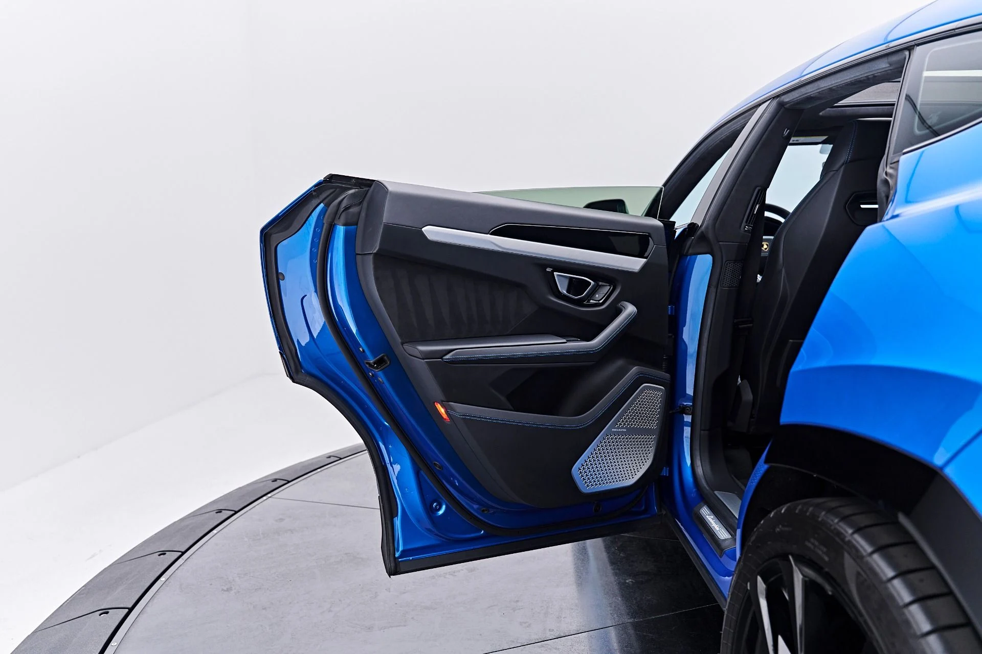 mph032_891385775_Used_2020_Lamborghini_Urus_Base_1790959078_392ecfaff3