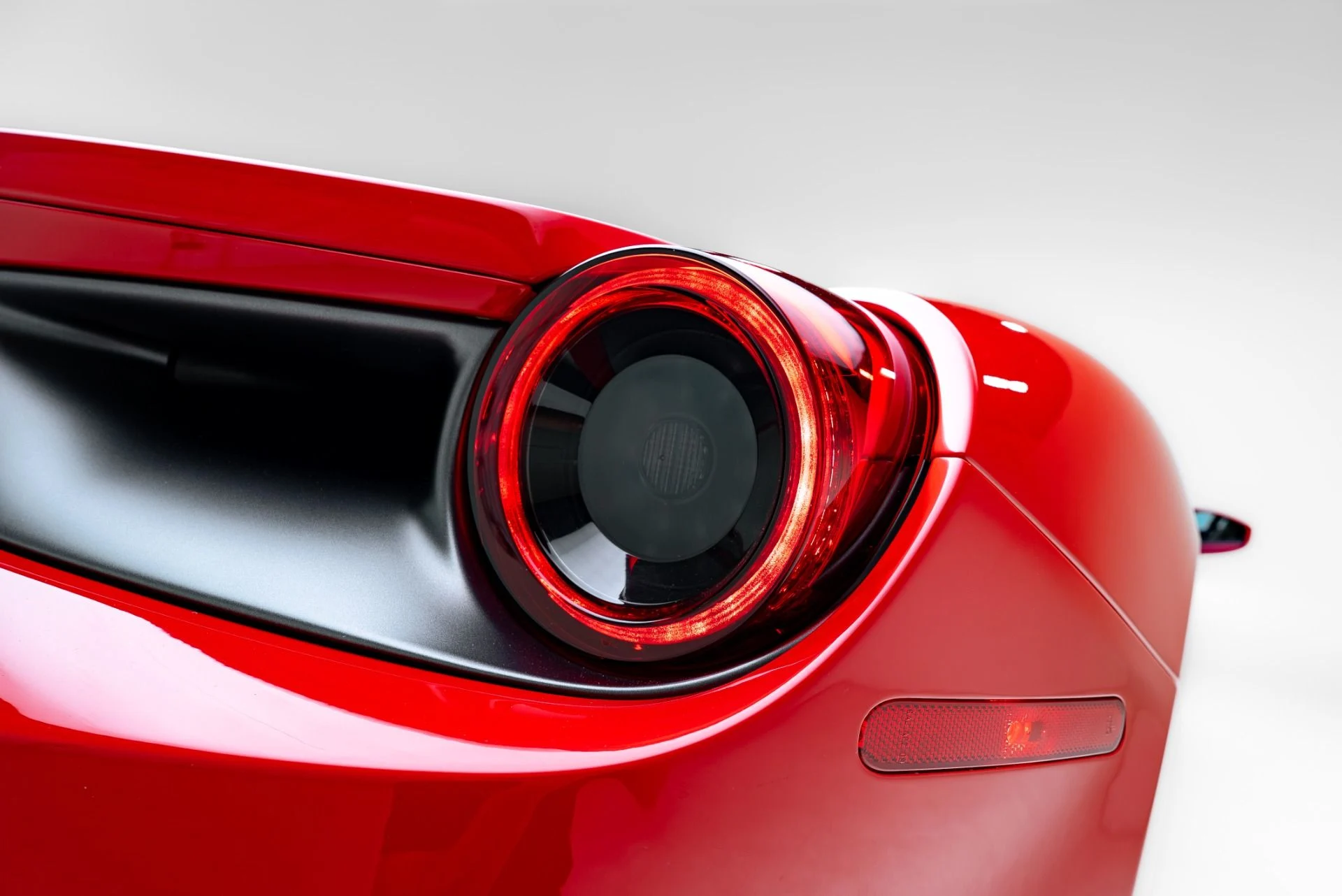 mph032_900432379_Used_2018_Ferrari_488_GTB_1776815773_81e06c9812