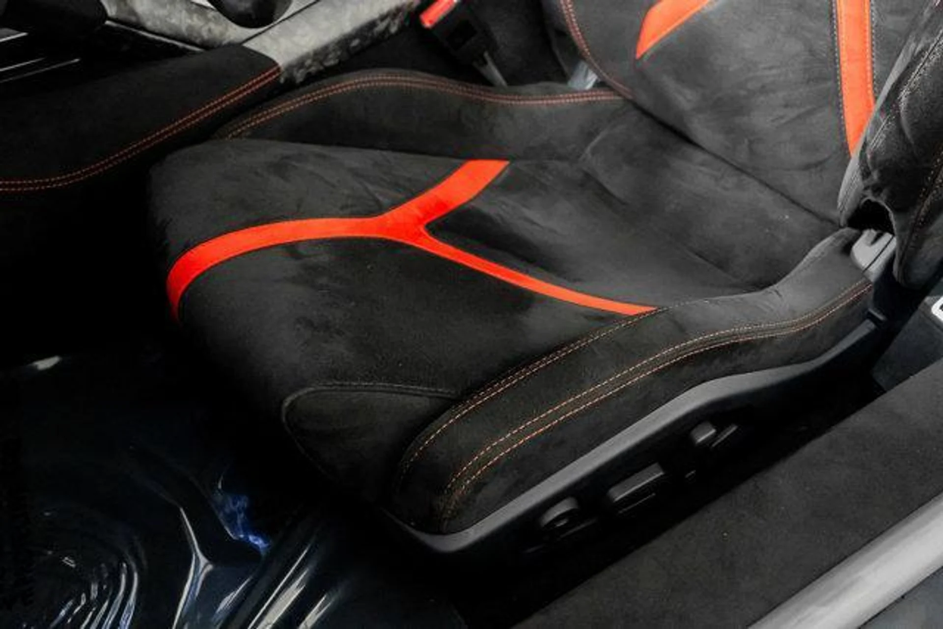 mph032_908453280_syi9_Vn_K7tgpdo4f_Kzm3e_XH_7_I_Mio_6635a77115