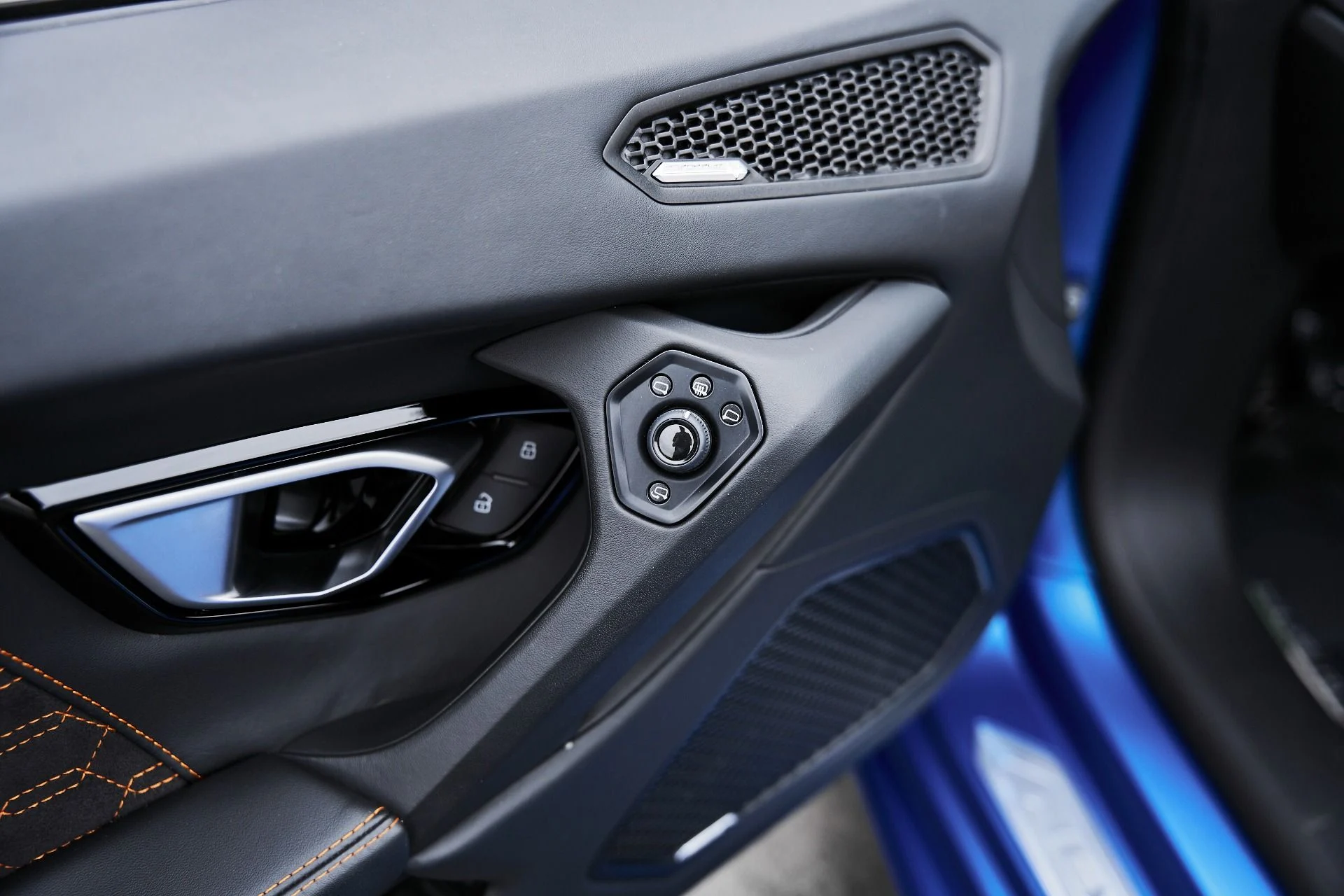 mph032_9109789_Used_2023_Lamborghini_Huracan_EVO_Base_1775006662_b9d596b4d1