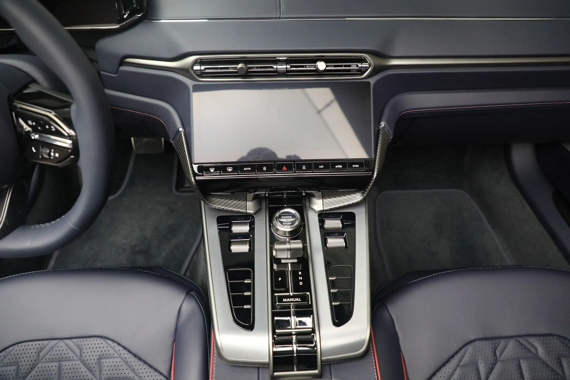 mph032_918459120_New_2026_Aston_Martin_Vanquish_Volante_1762784355_24160357c5