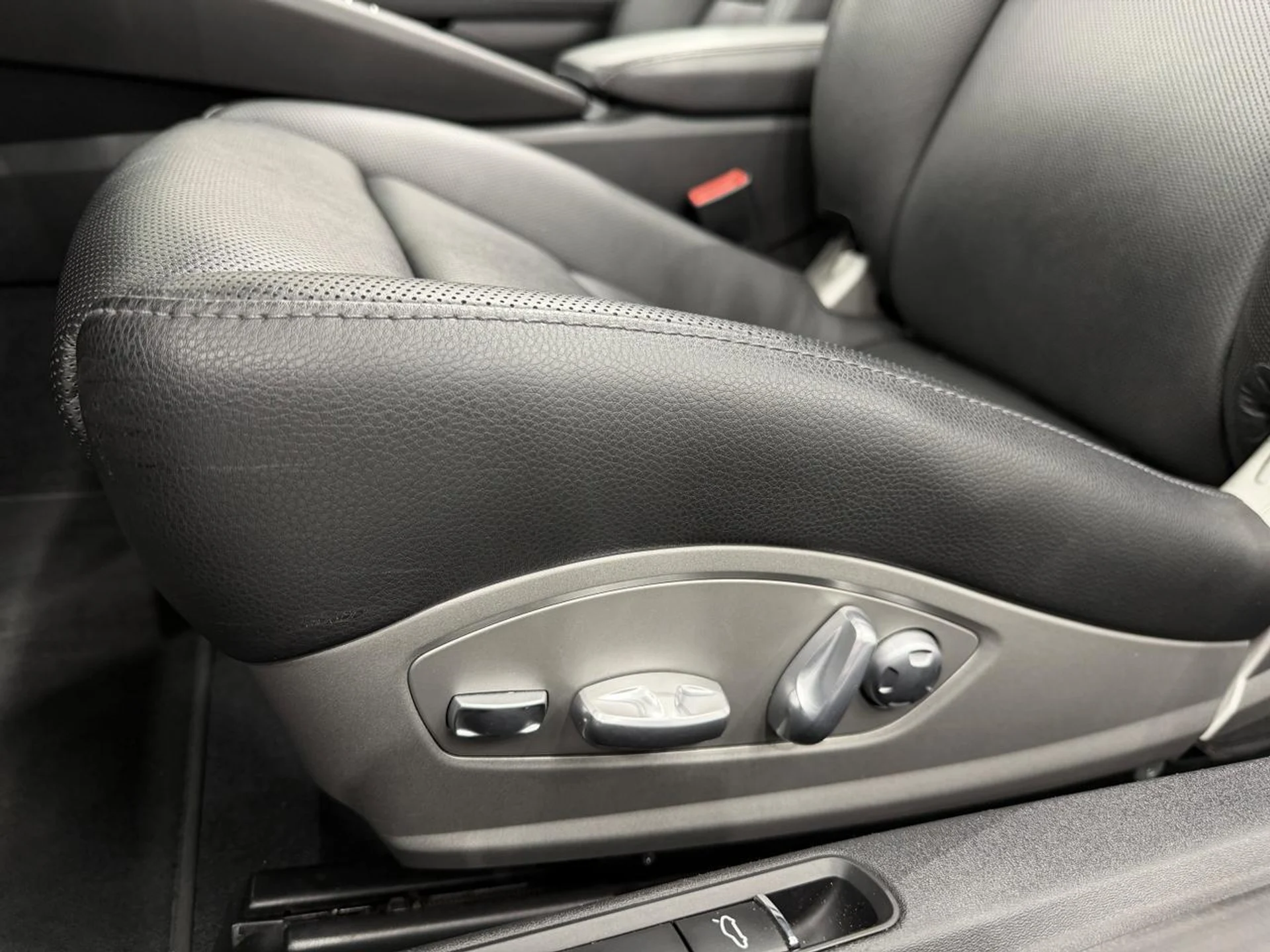 mph032_924417475_6208b03066f58b5518471796f27c603f_87fd4f5926