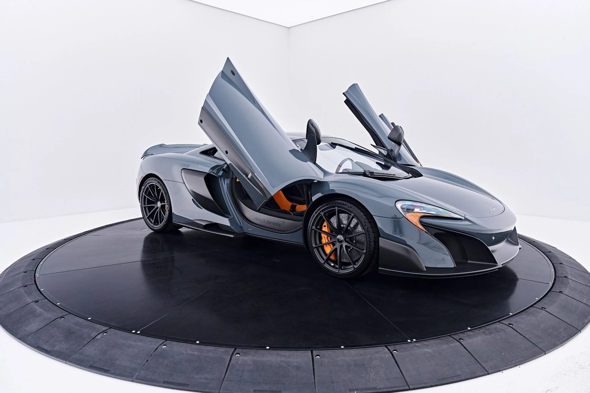 mph032_930363686_Used_2016_Mc_Laren_675_LT_Base_1784331608_e70f670042