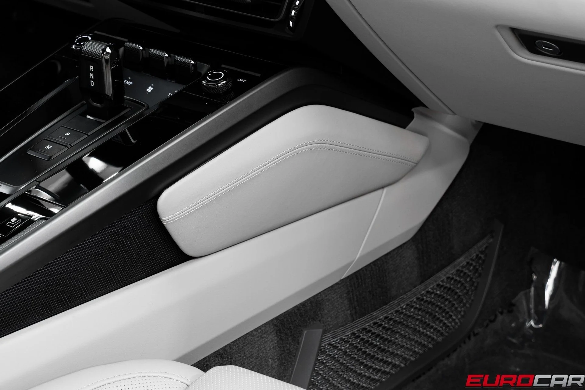 mph032_933194872_image_33_0539983f9d