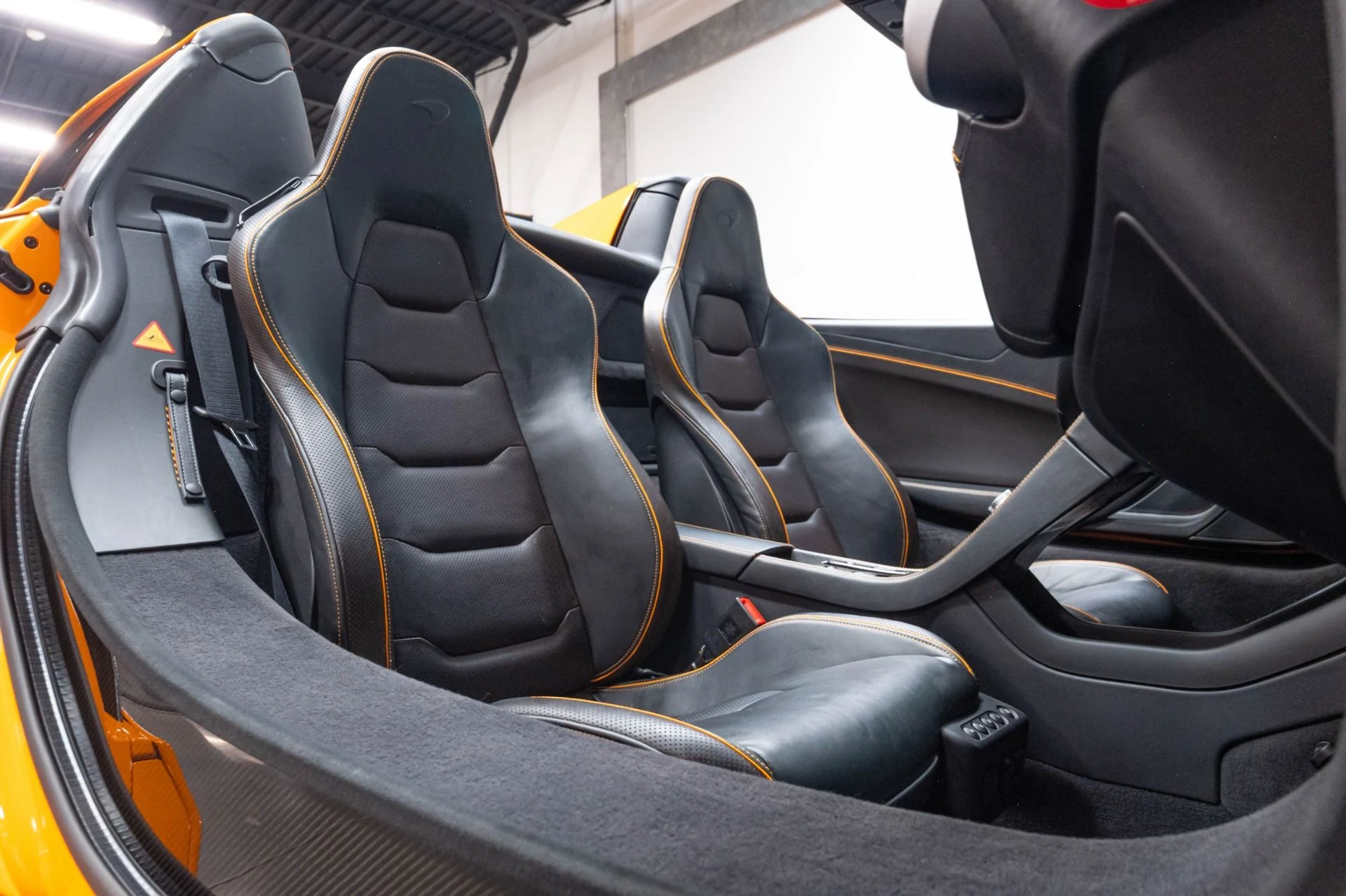 mph032_936785402_Used_2015_Mc_Laren_650_S_Spider_1784647983_8536ee96c3