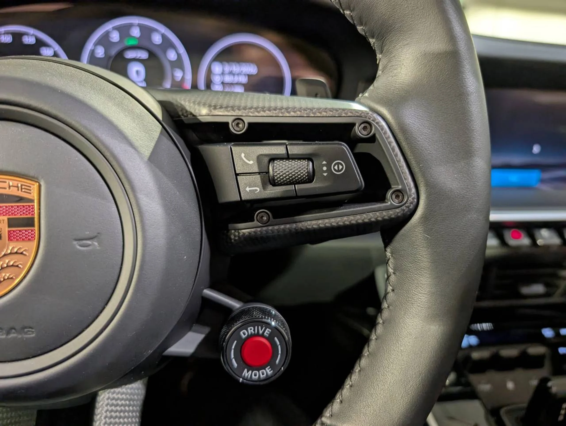 mph032_941149025_d690308613743b5ff06d5258e9510a94x_03efb136c1