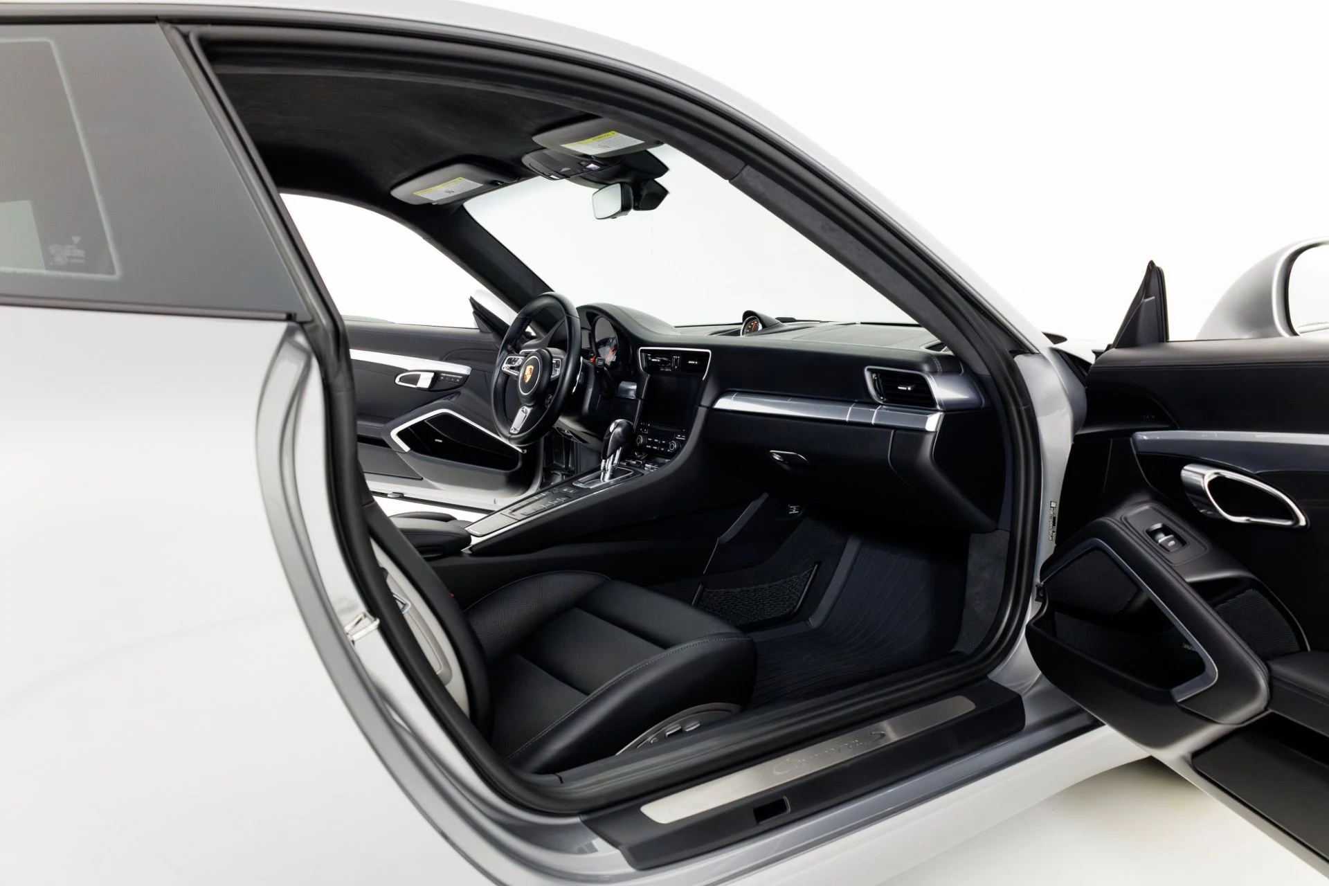 mph032_945476330_Used_2017_Porsche_911_Carrera_S_1769117487_e33c94f403