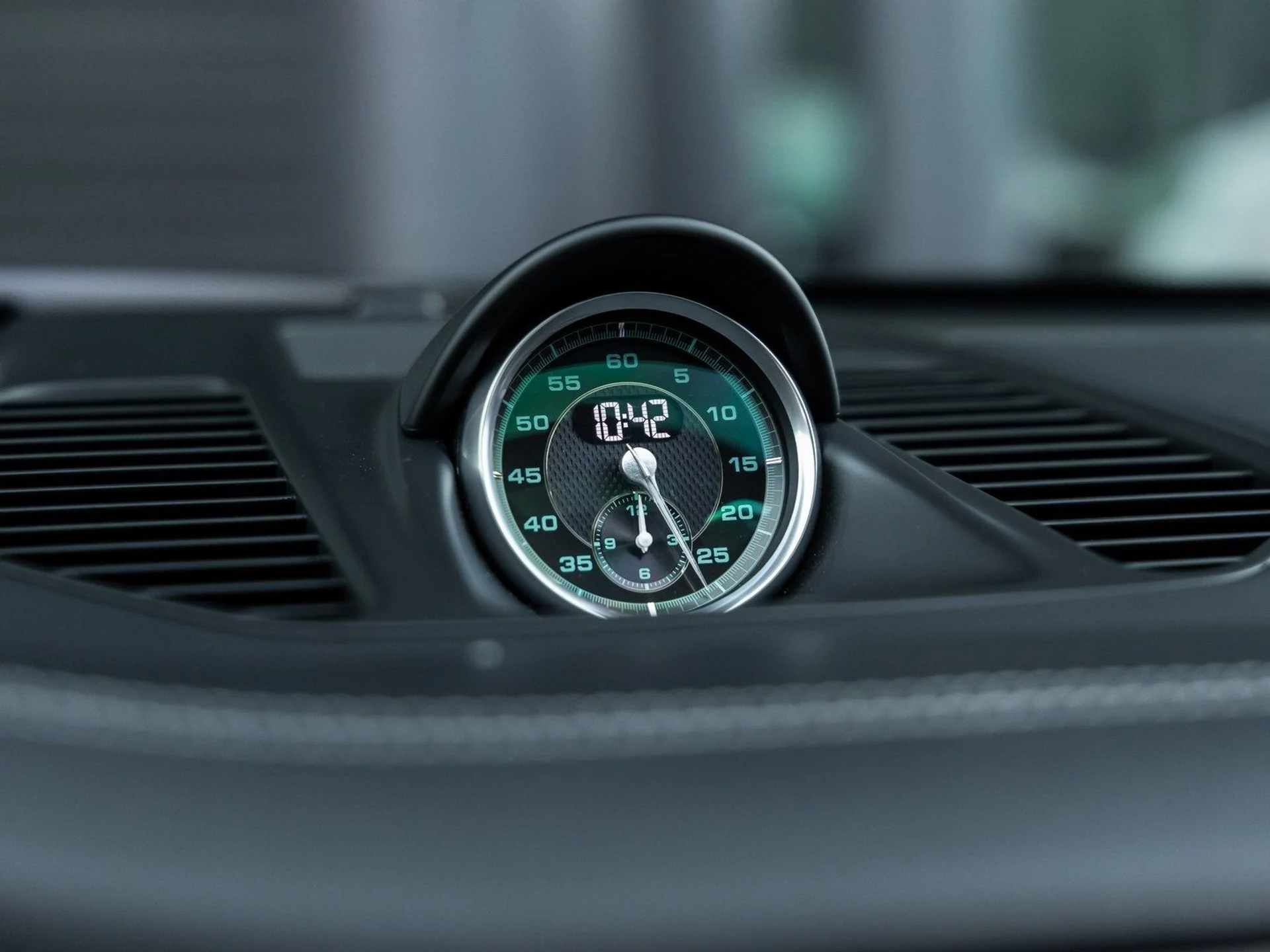 mph032_945946917_33_fea8316bda