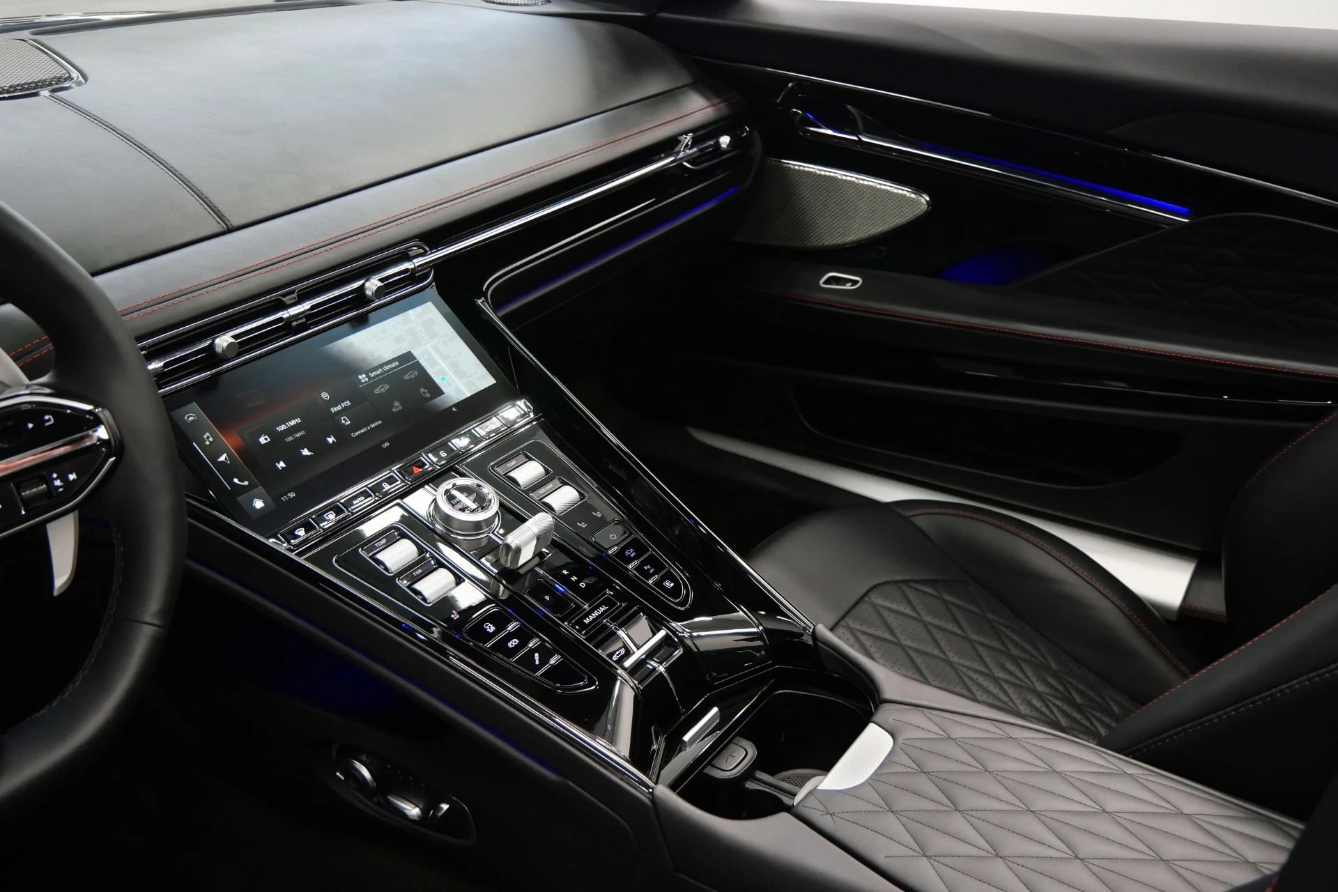 mph032_961112919_Used_2025_Aston_Martin_DB_12_Volante_Inspire_Sport_Interior_Upper_and_Lower_Black_Packs_1778172034_b9b70bd6e4
