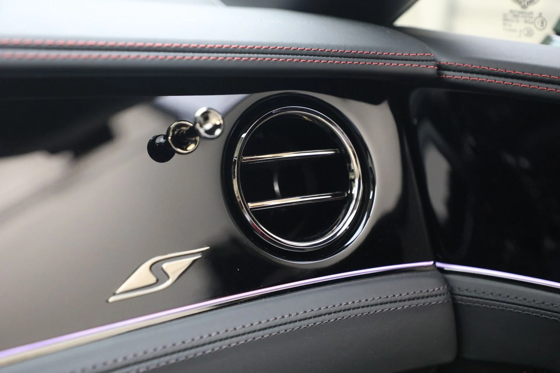 mph032_964032929_New_2026_Bentley_Continental_GTC_S_1781378119_29bf146137