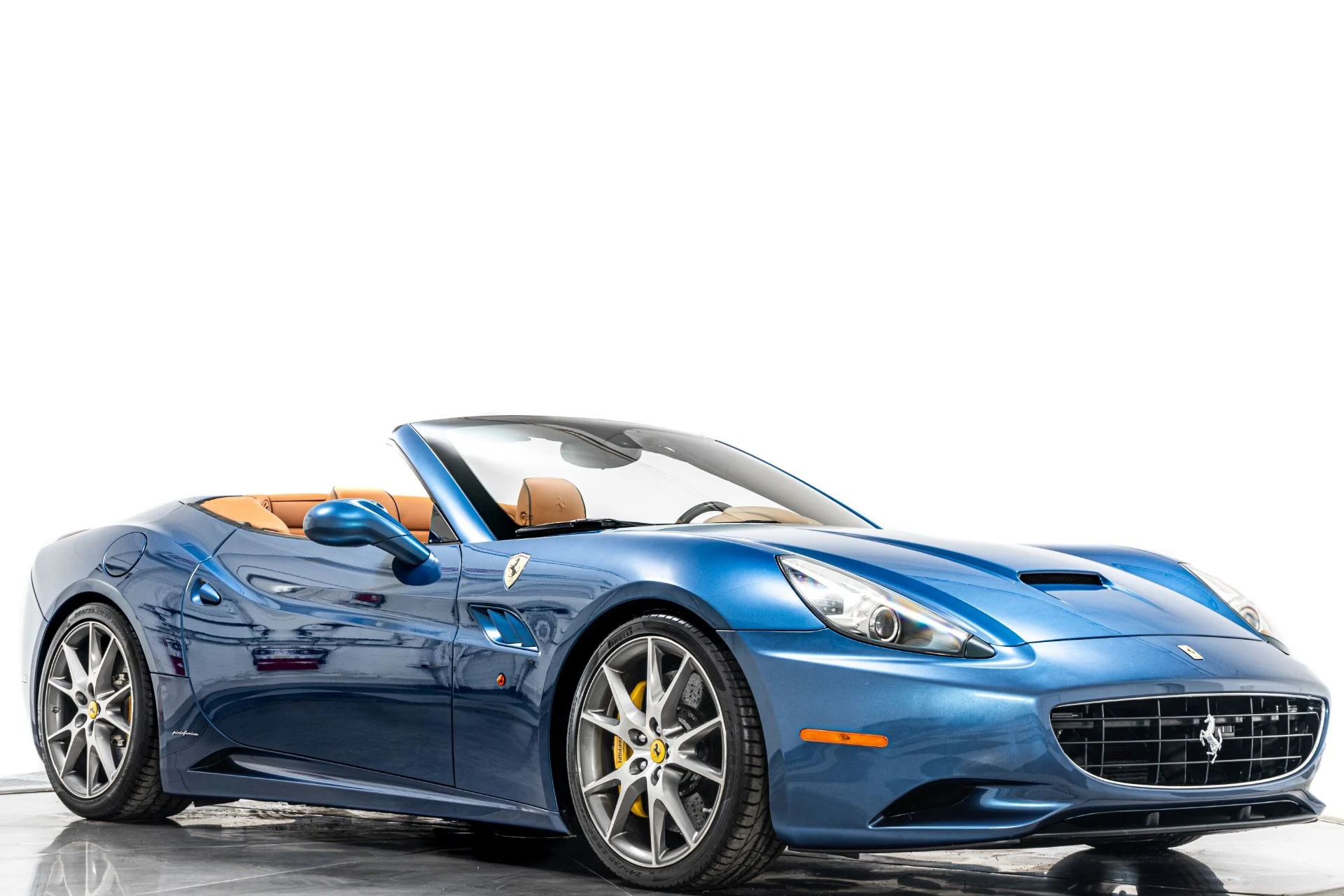 mph032_964828560_Used_2010_Ferrari_California_1774646795_b9983136ab