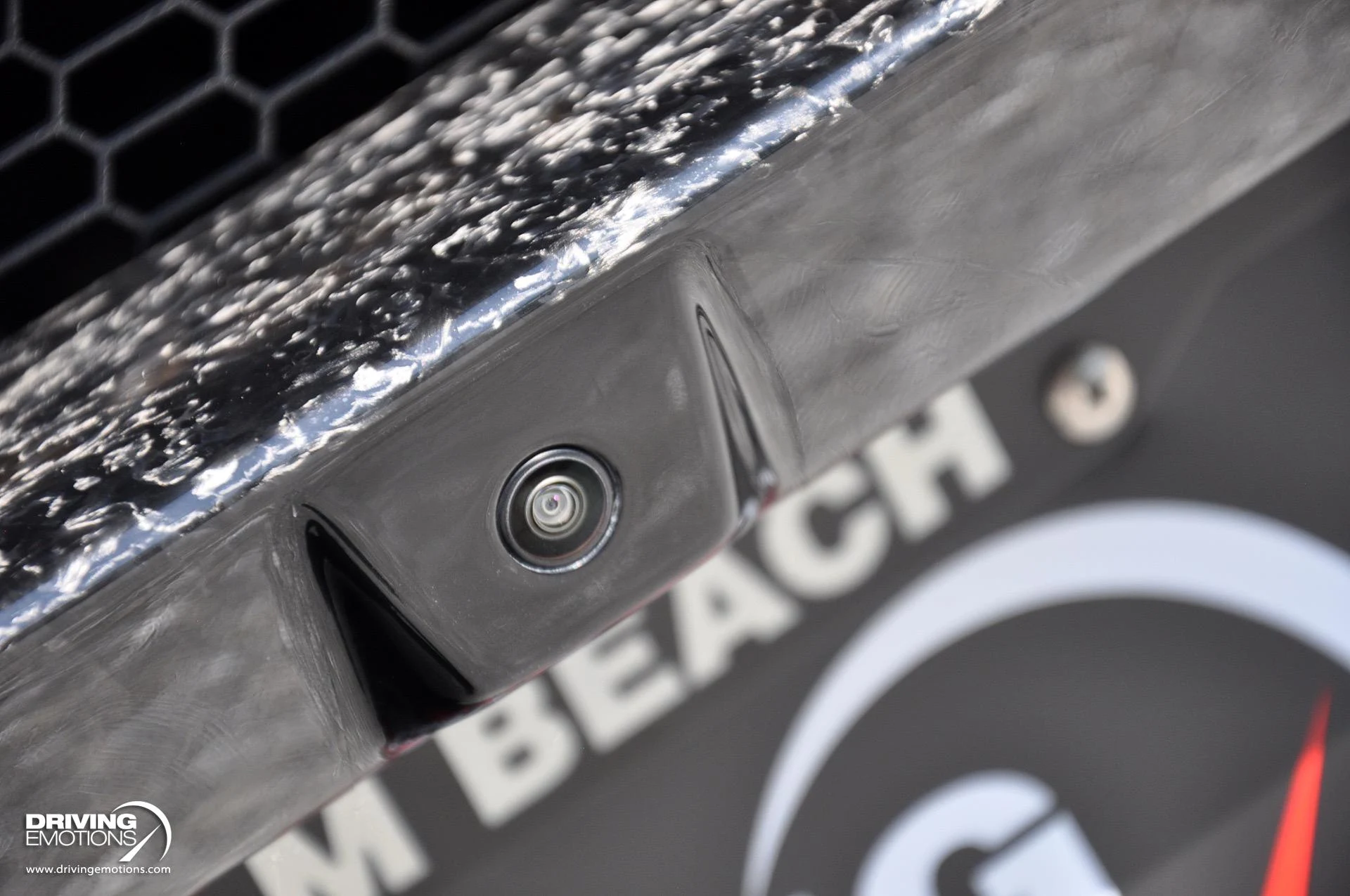 mph032_966094767_863_p33_l_c079f9838c