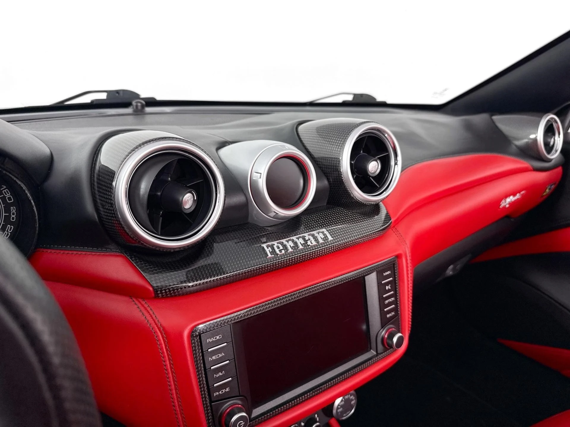 mph032_968638066_Used_2015_Ferrari_California_T_1782334344_2f765d89c5