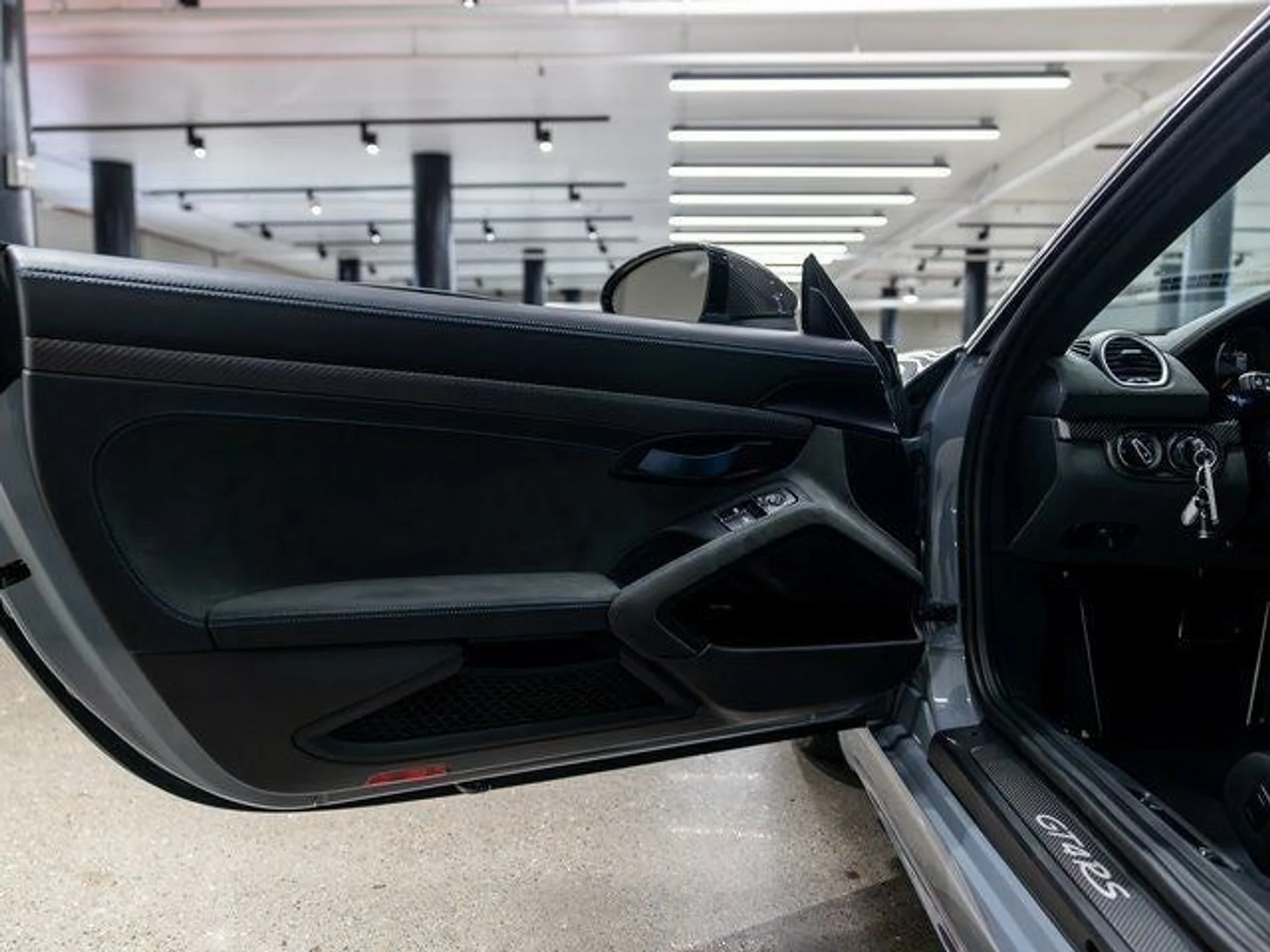 mph032_969260404_33_f726e3f2ec