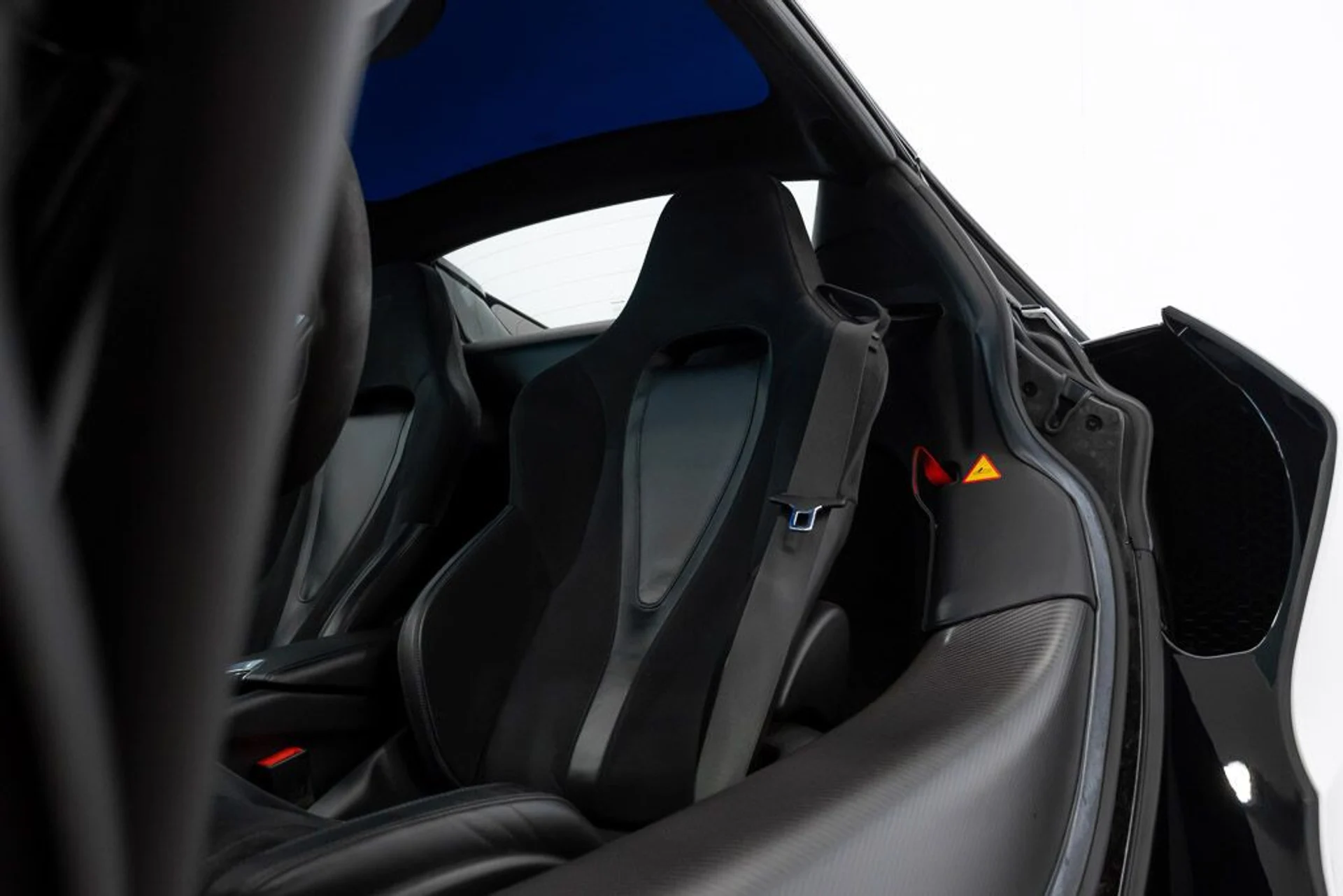 mph032_971515390_mclaren_720s_2020_jpg_v_1773863537_6aef45f93f