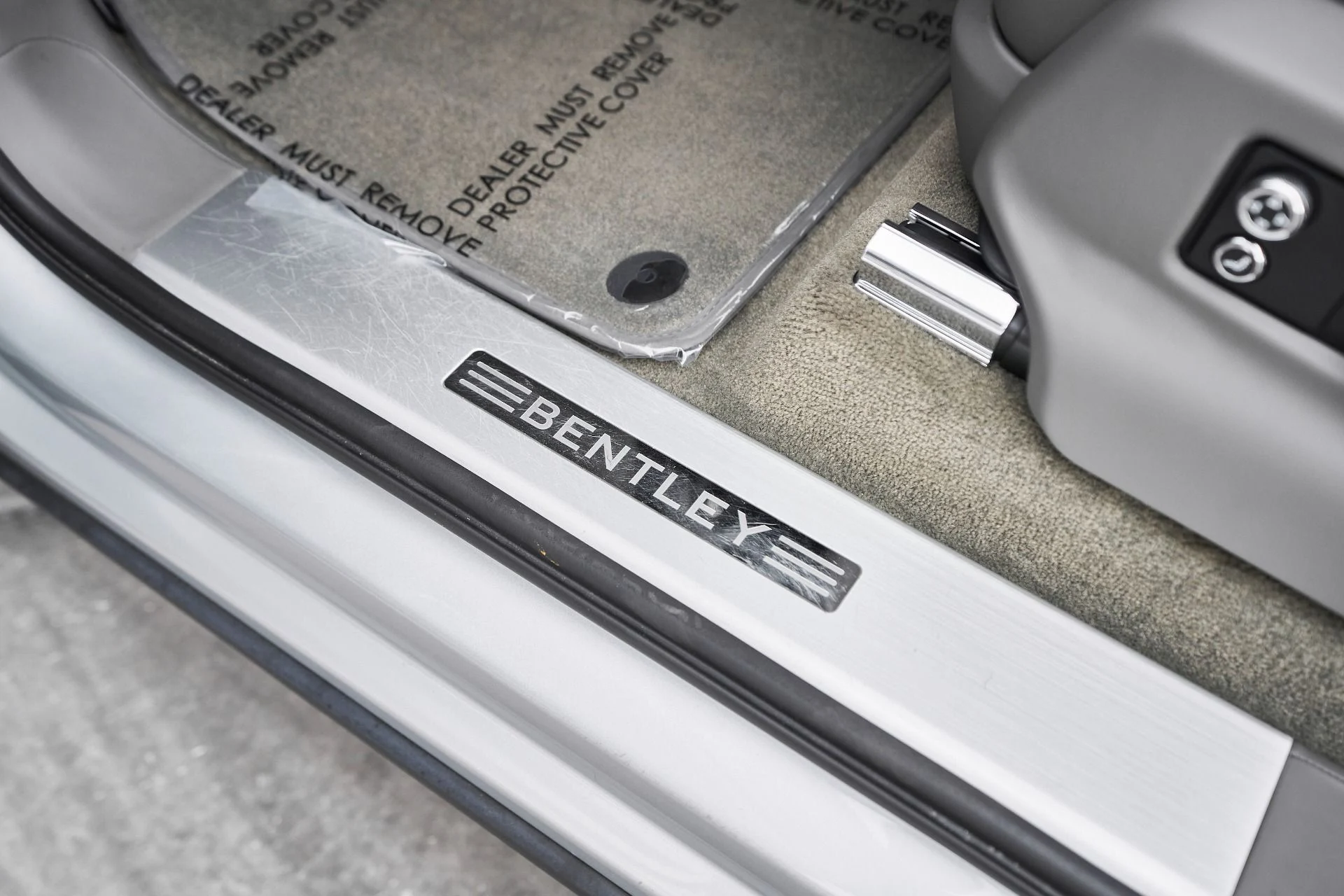 mph032_973188190_Used_2023_Bentley_Bentayga_EWB_Azure_1763502516_f537b86800