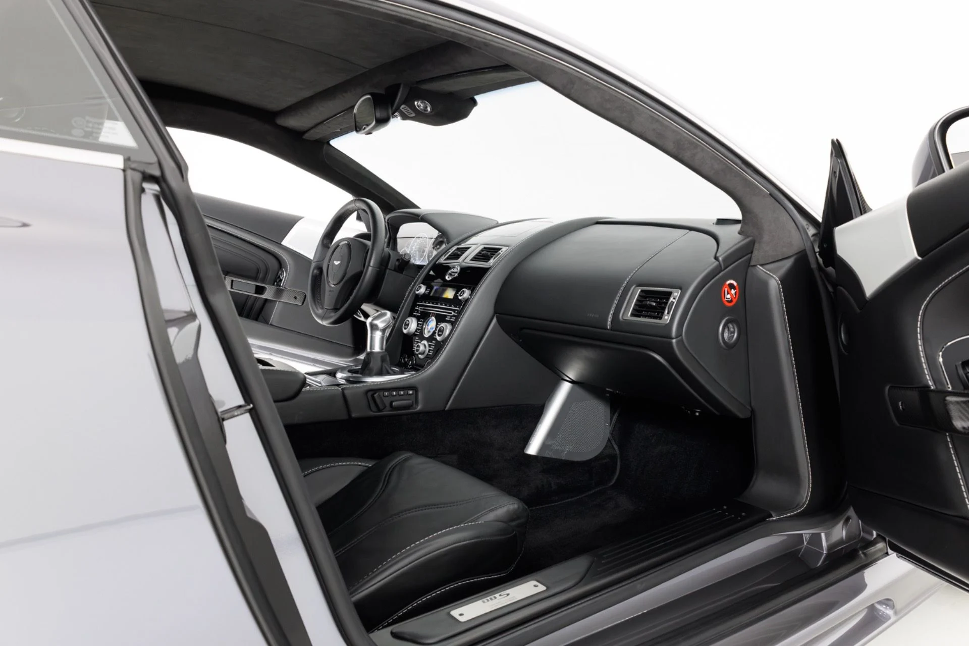 mph032_974920888_Used_2010_Aston_Martin_DBS_1792190102_a6713399a7