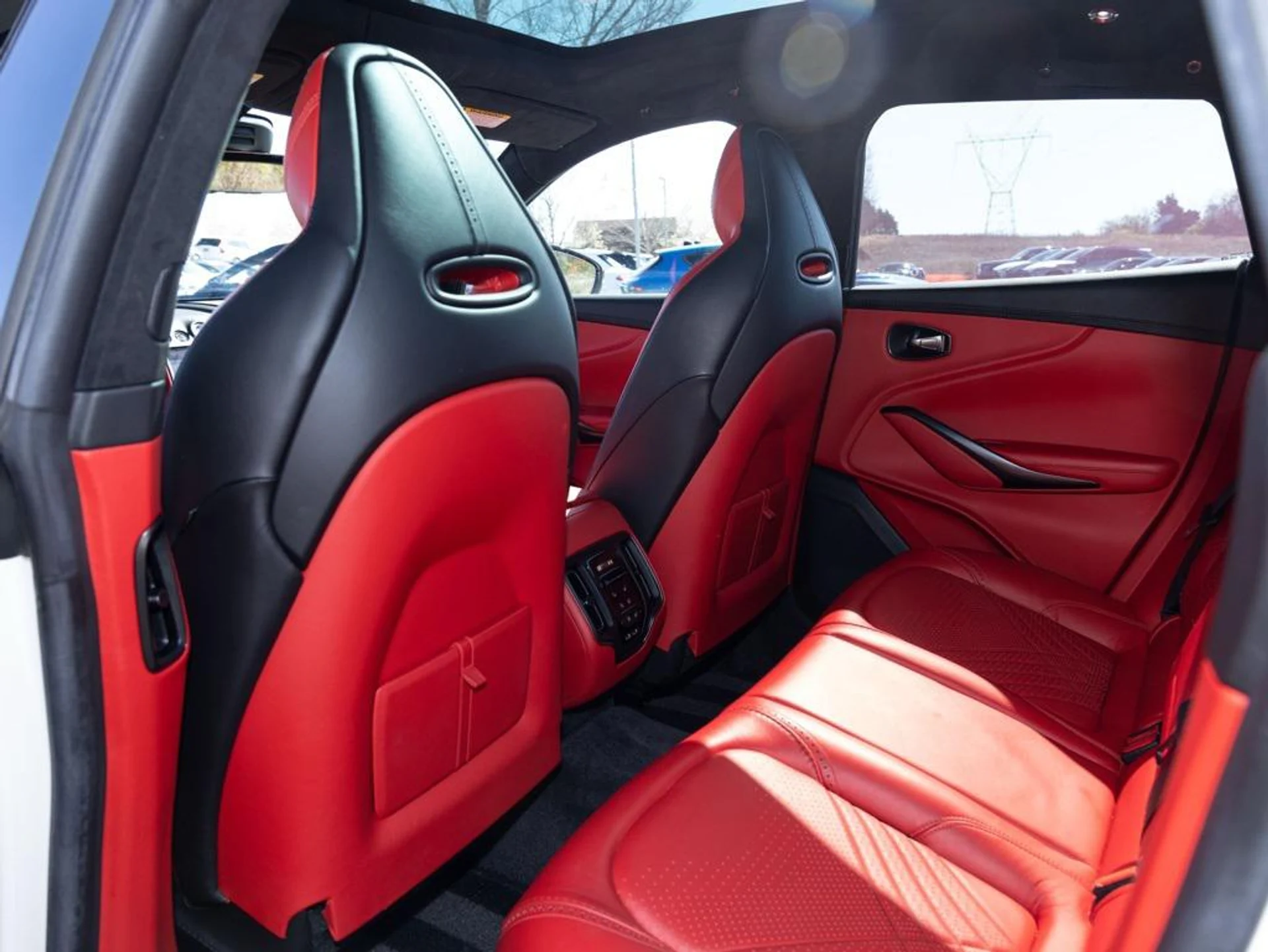 mph032_975994291_408012007_6849ae37bc21500848008b52_03fb15dbbb