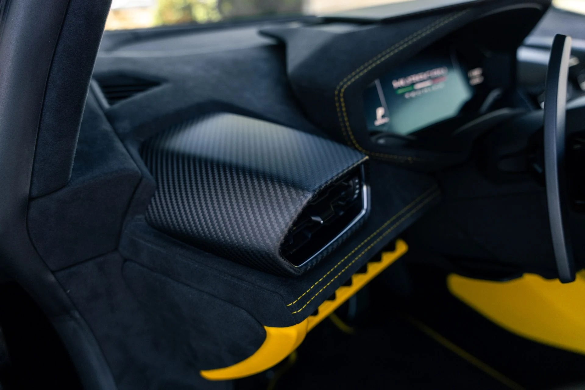 mph032_976985251_Used_2024_Lamborghini_Huracan_Tecnica_1774294545_816a1600ca