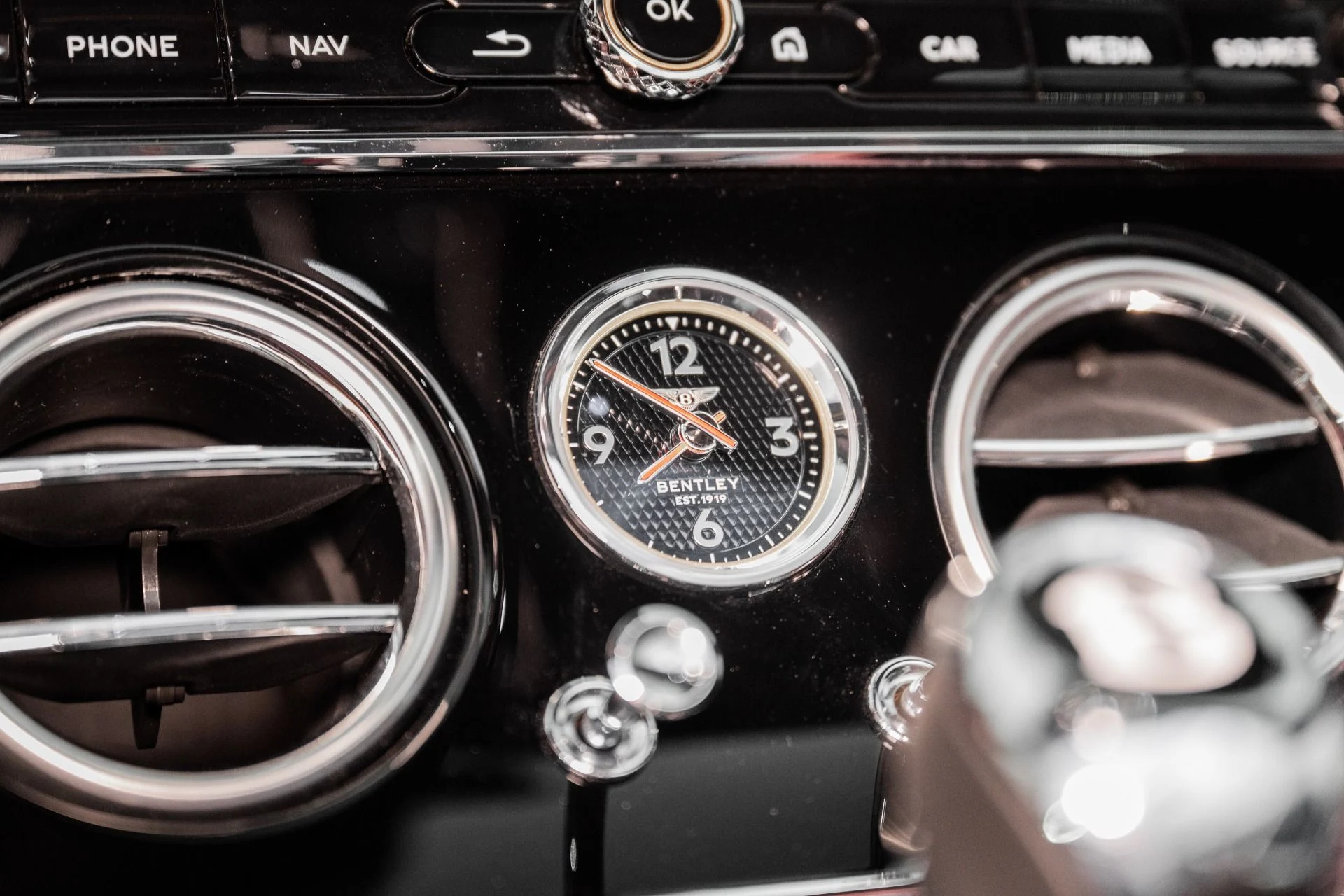 mph032_981616538_Used_2024_Bentley_Continental_GT_Speed_1762885714_d0ac0776e2